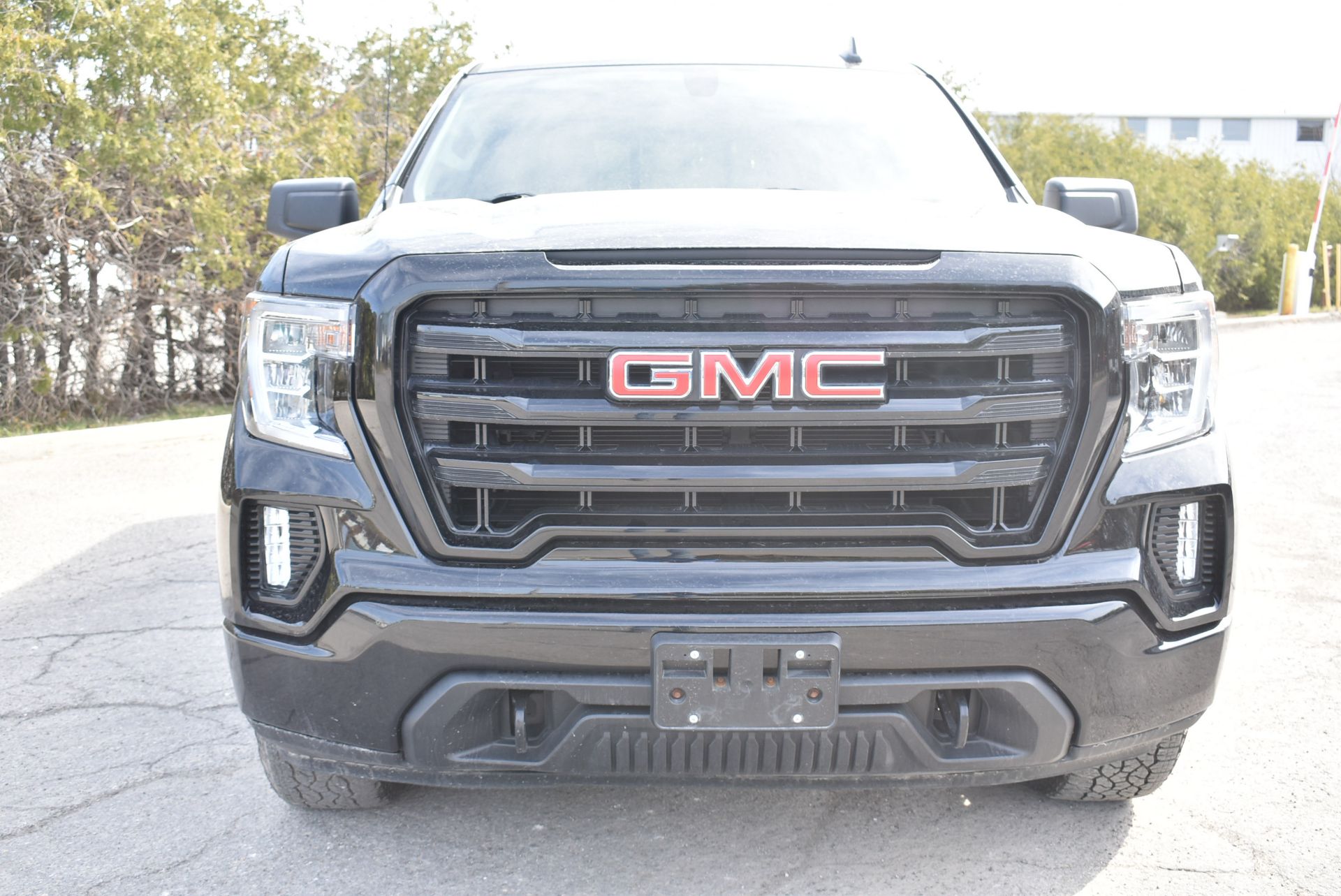 GMC (2020) SIERRA ELEVATION CREW CAB PICK UP TRUCK WITH 5.3 LITER V8 GASOLINE ENGINE, AUTO, 4X4, 1, - Bild 5 aus 12