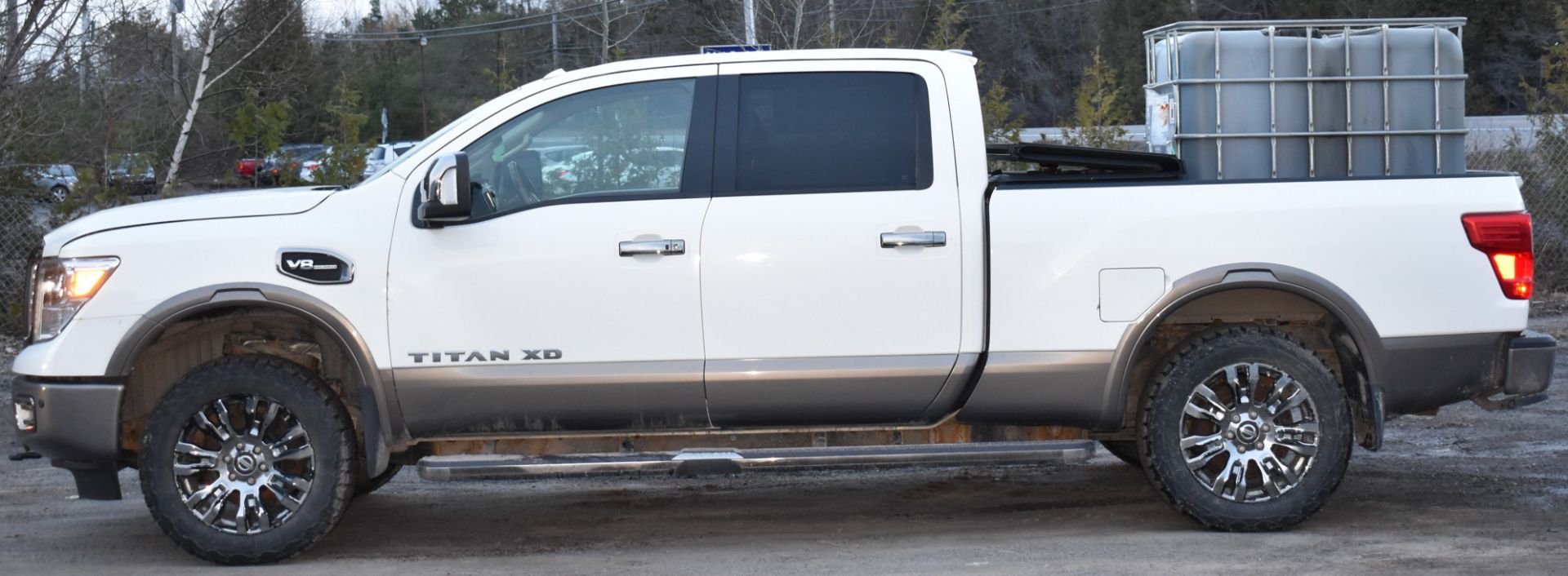 NISSAN (2018) TITAN XD CREW CAB PICK UP TRUCK WITH 5.6 LITER V8 GASOLINE ENGINE, AUTO, 4X4, HEATED - Image 2 of 18