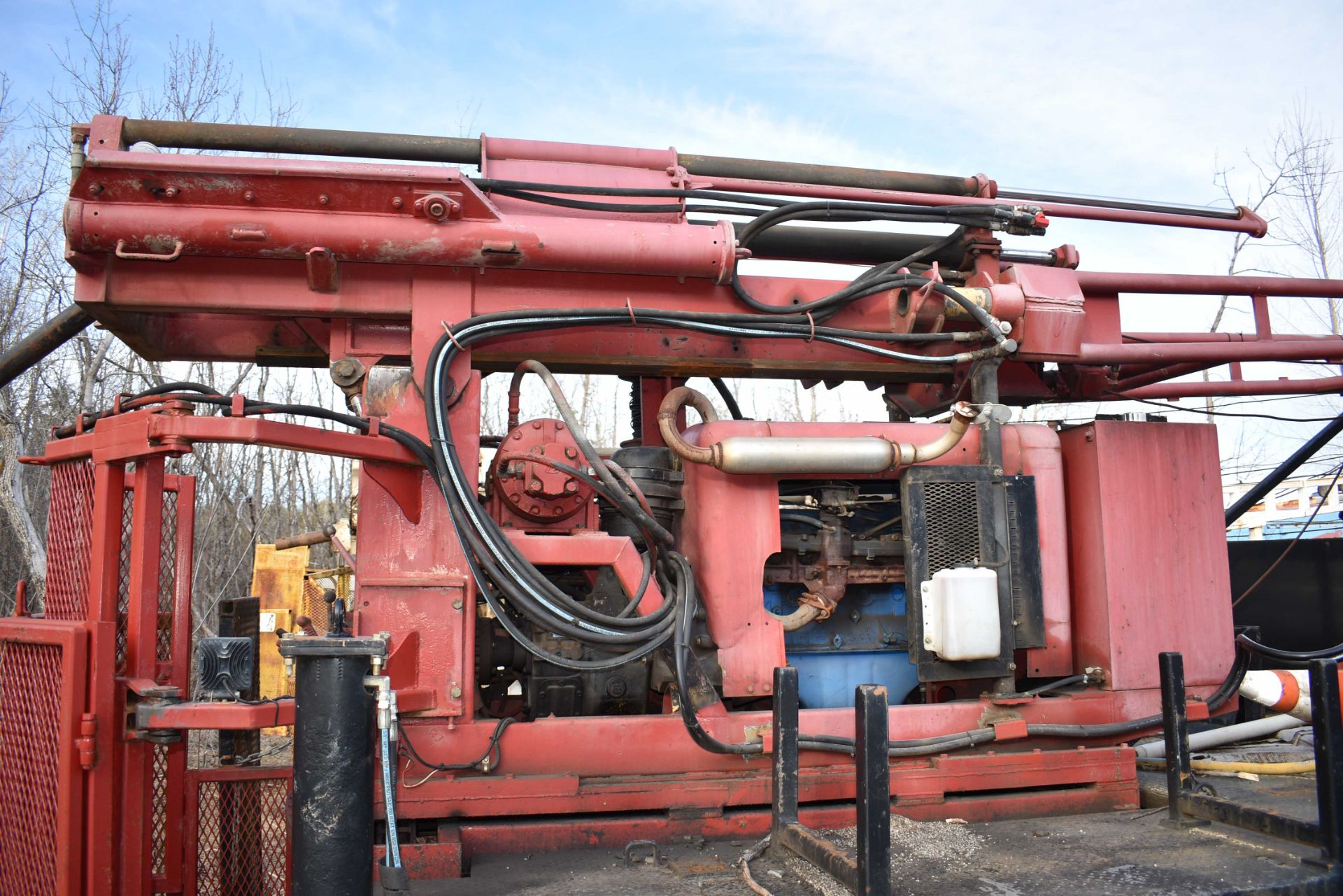 INTERNATIONAL (2005) 4300 SBA 4X2 MOBILE DRILL RIG WITH DT466/MAXXFORCE DT DIESEL ENGINE CENTRAL - Image 5 of 25