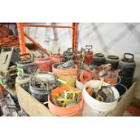 LOT/ CRATE WITH CONTENTS CONSISTING OF PRESSURE JUGS & COMPONENTS
