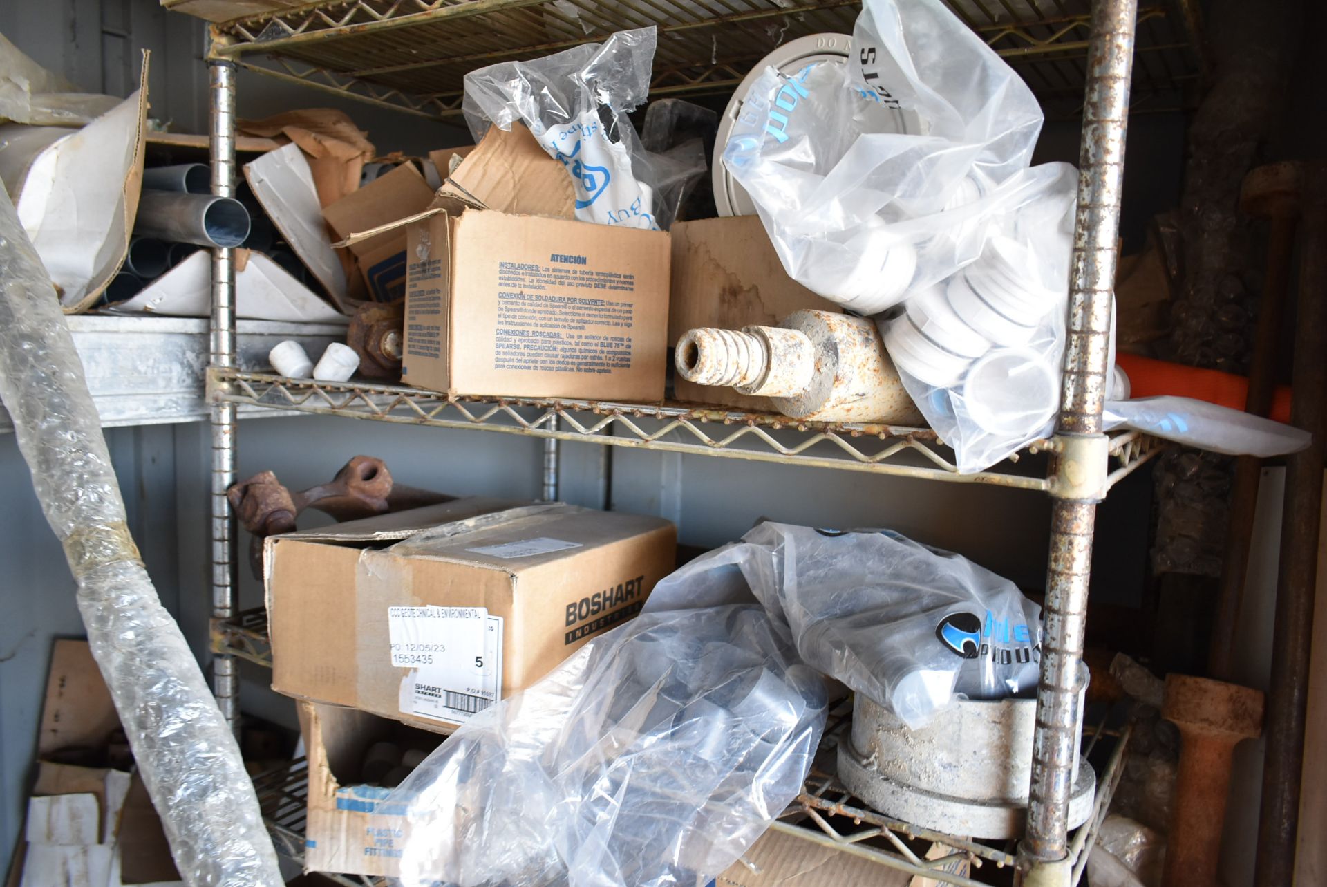 LOT/ CONTENTS OF SHELF CONSISTING OF PIPE FITTINGS, PARTS & HARDWARE - Image 3 of 3