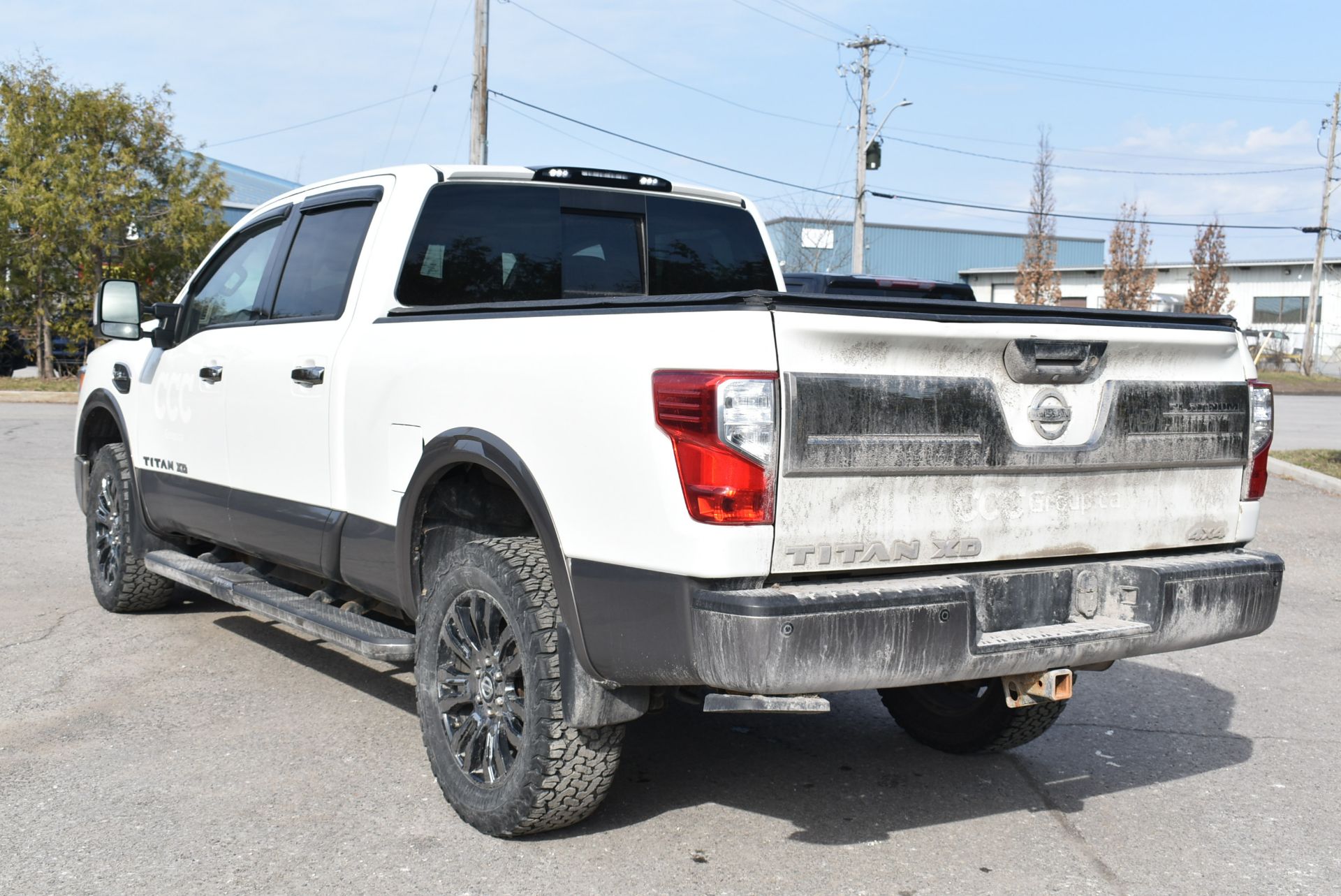 NISSAN (2018) TITAN XD CREW CAB PICK UP TRUCK WITH 5.6 LITER V8 GASOLINE ENGINE, AUTO, 4X4, HEATED - Image 2 of 12