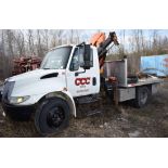 INTERNATIONAL (2006) 4300 SBA 4X2 FLAT DECK BOOM TRUCK WITH INTERNATIONAL DT466/MAXXFORCE DT