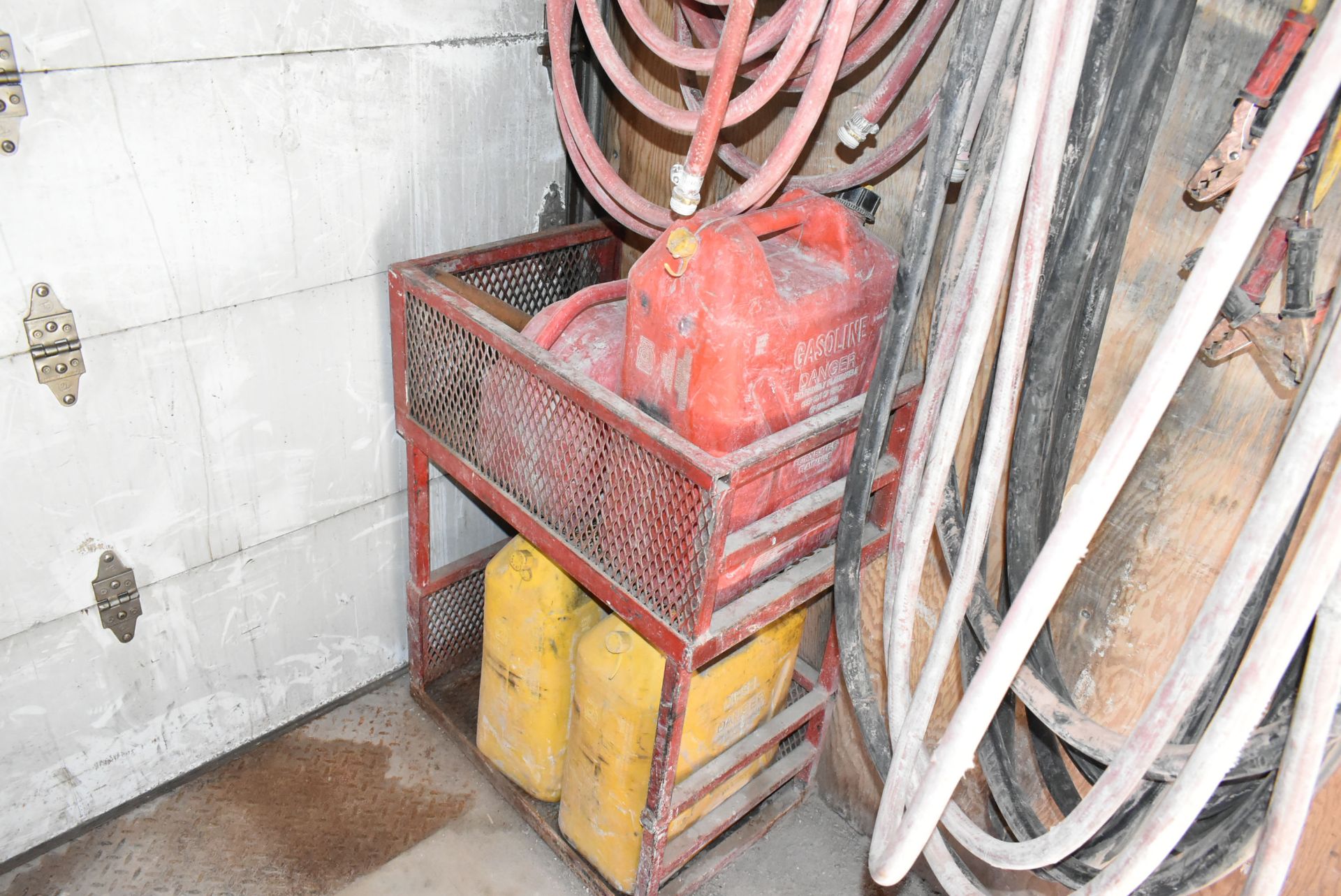 LOT/ REMAINING CONTENTS OF BOX CONSISTING OF HOSE, SUPPLIES, JERRY CANS & SHOVELS - Image 3 of 5