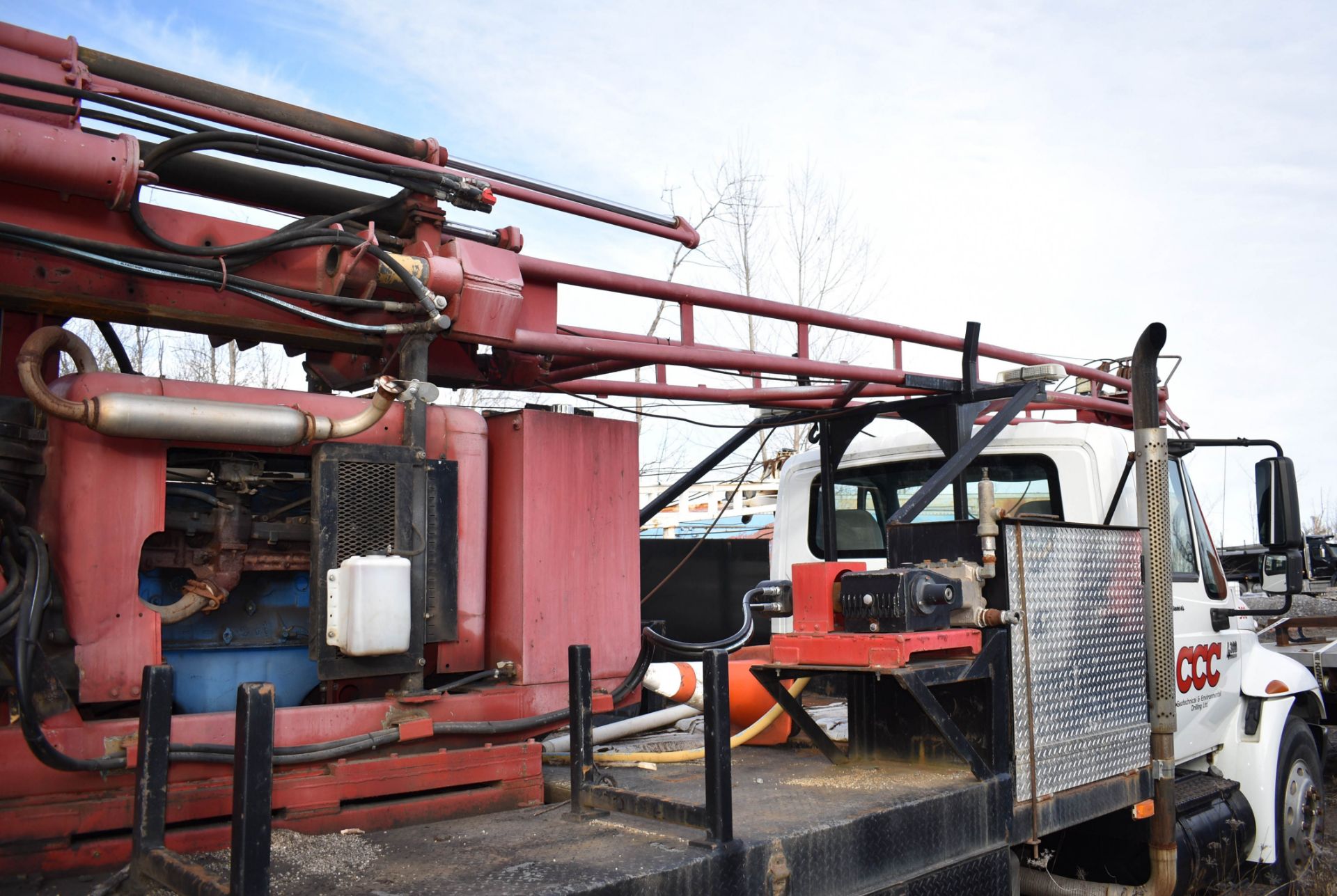 { Choice of lots: 35 } INTERNATIONAL (2005) 4300 SBA 4X2 MOBILE DRILL ...