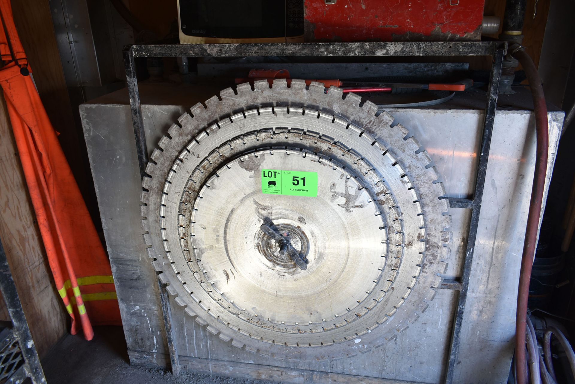 LOT/ DIAMOND SAW BLADES