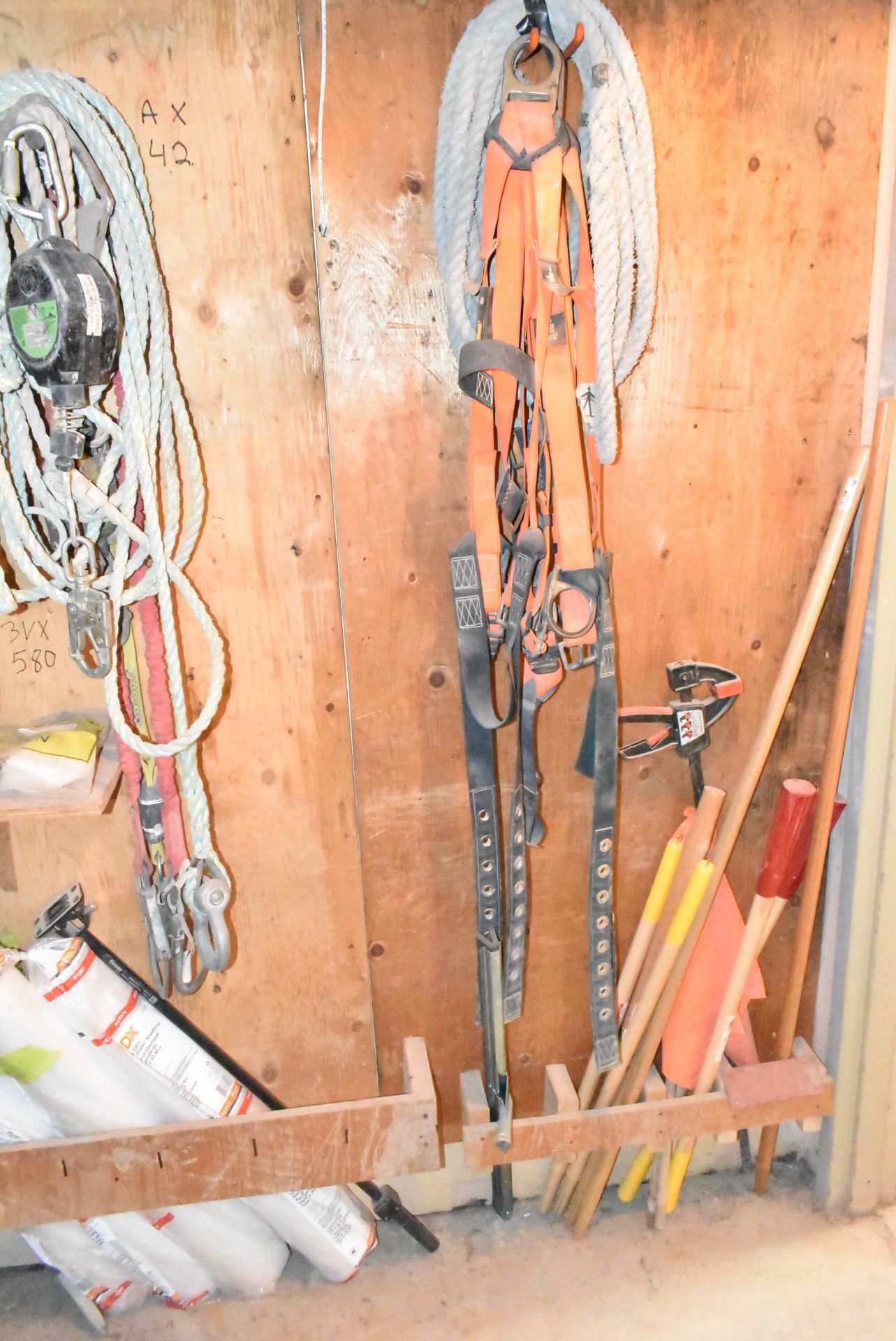 LOT/ CONTENTS OF STORAGE ROOM CONSISTING OF GLOVES, PPE, WATER COOLERS & HILTI FASTENERS - Image 6 of 6