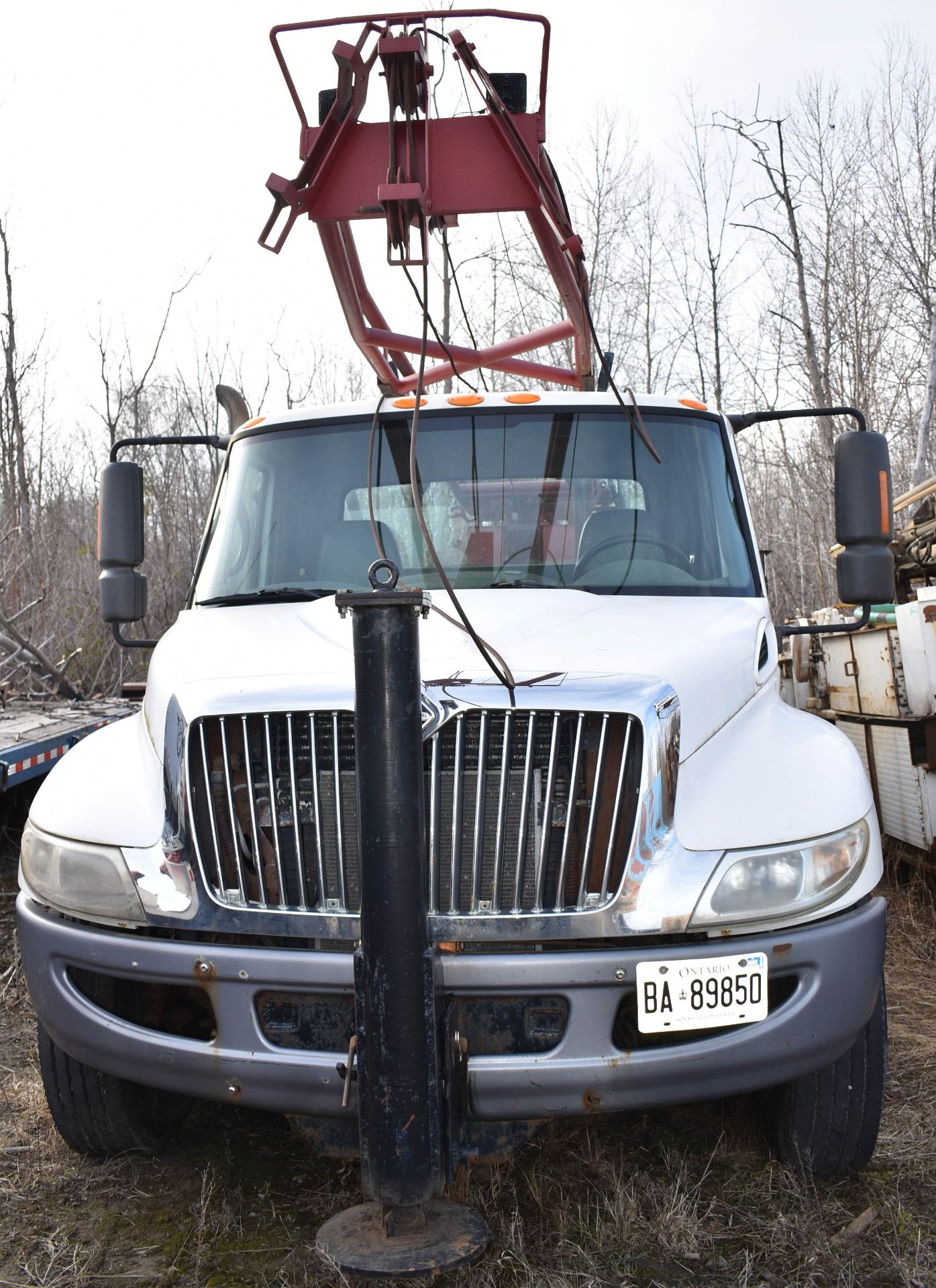 INTERNATIONAL (2005) 4300 SBA 4X2 MOBILE DRILL RIG WITH DT466/MAXXFORCE DT DIESEL ENGINE CENTRAL - Image 8 of 25