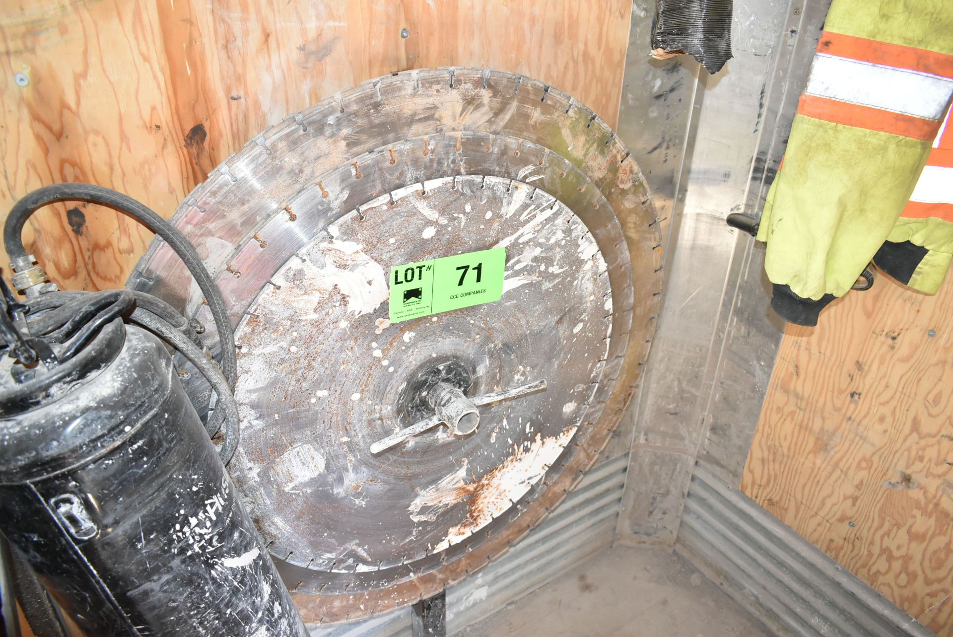 LOT/ DIAMOND SAW BLADES