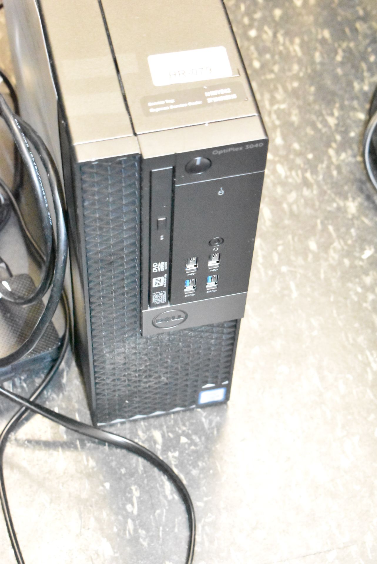 LOT/ DELL OPTIPLEX 3040 COMPUTER WITH MONITOR - Image 2 of 2