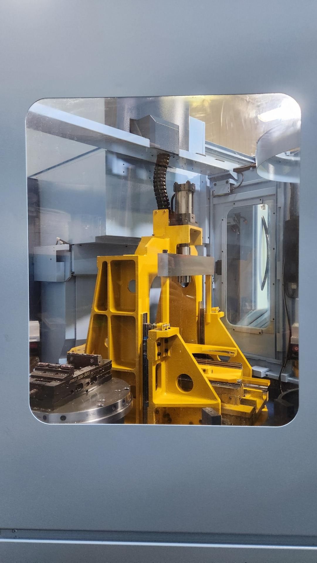 MATSUURA (2019) MX-520 PC4 MULTI-PALLET FULL 5-AXIS HIGH-SPEED CNC VERTICAL MACHINING CENTER WITH - Image 16 of 30
