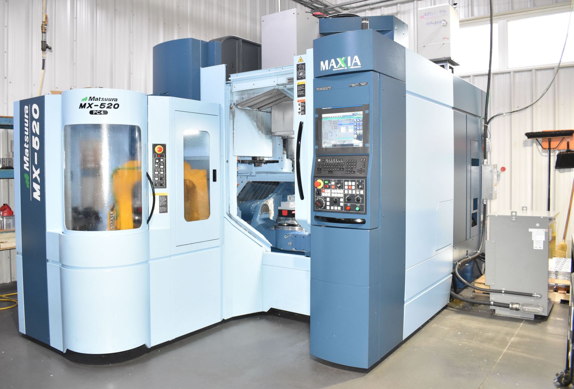MATSUURA (2019) MX-520 PC4 MULTI-PALLET FULL 5-AXIS HIGH-SPEED CNC VERTICAL MACHINING CENTER WITH