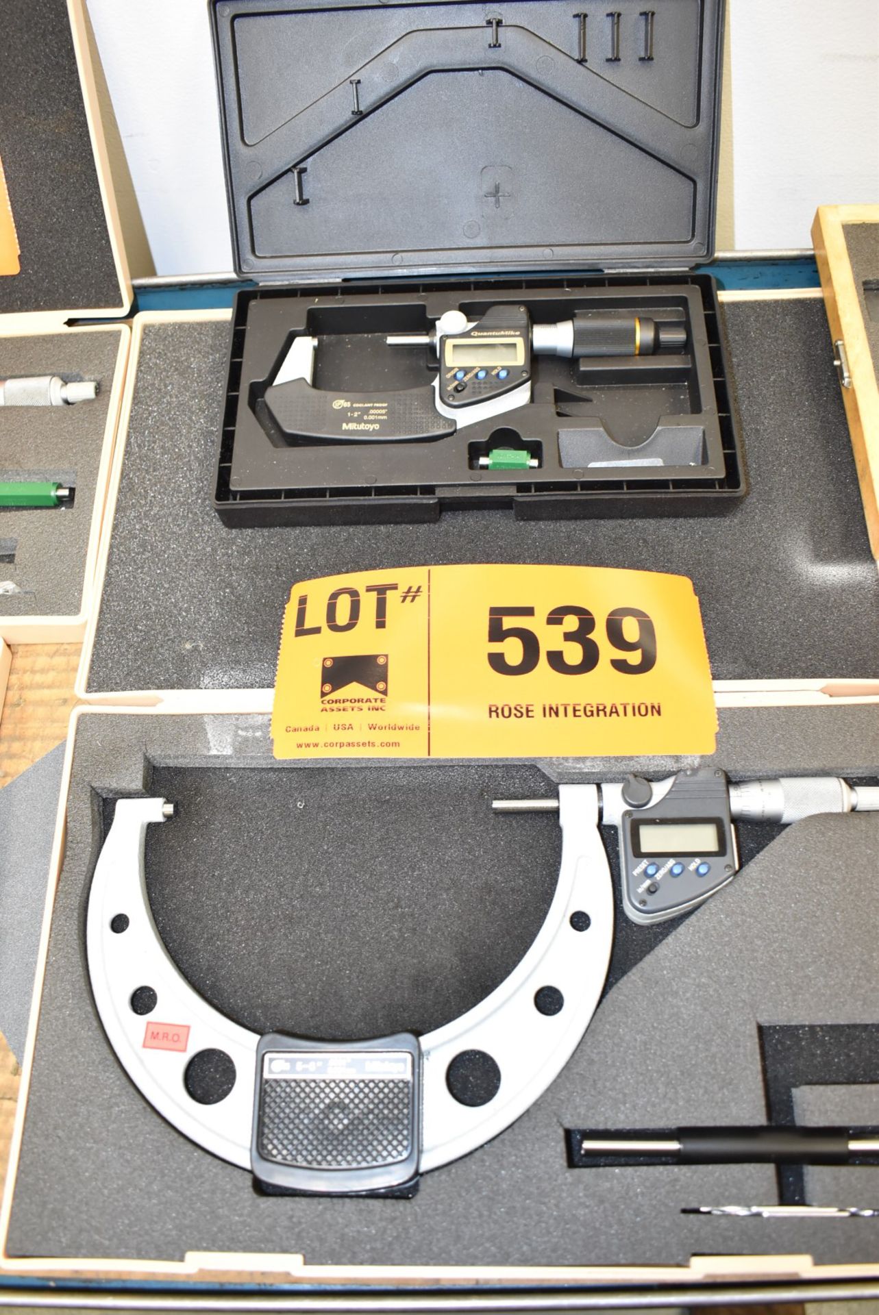 LOT/ MITUTOYO 5-6" DIGITAL OUTSIDE MICROMETER & MITUTOYO 1-2" DIGITAL OUTSIDE MICROMETER