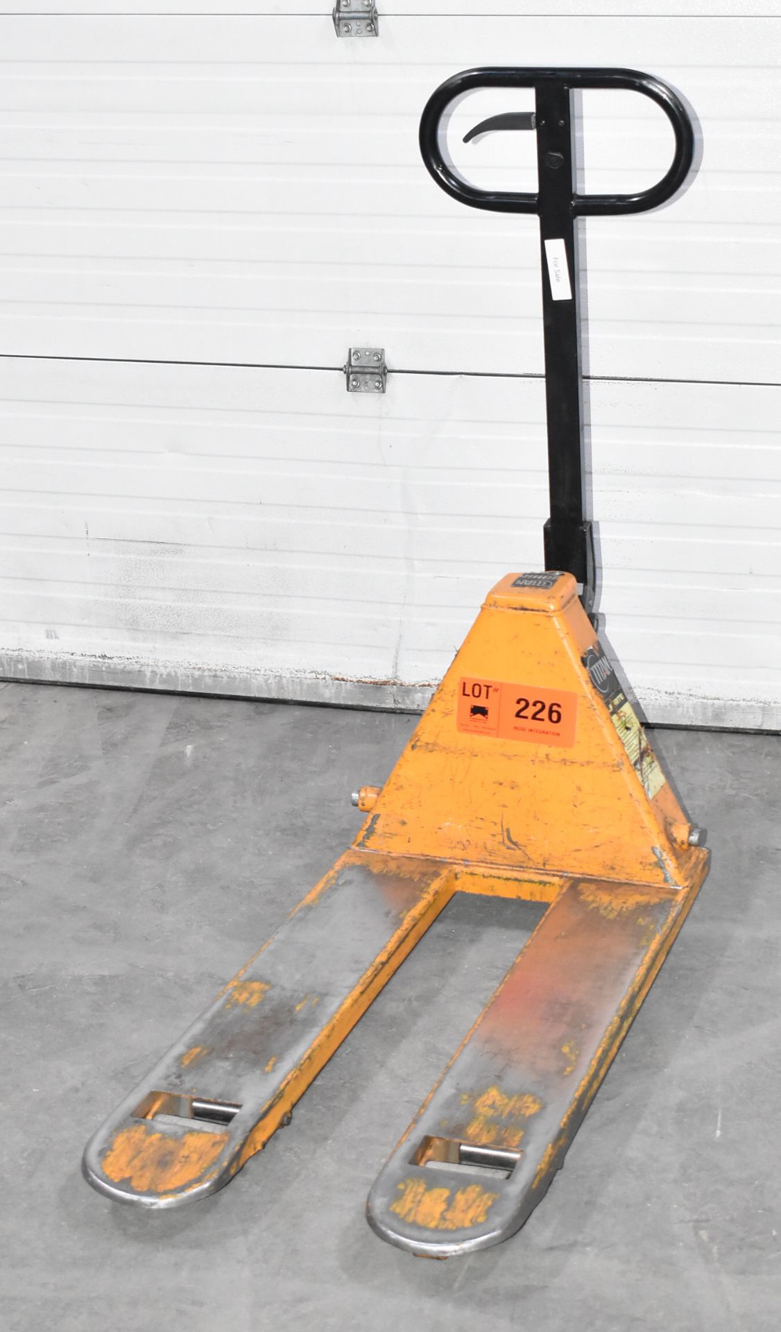 LIFT-RITE LCR55 HYDRAULIC PALLET JACK WITH 5,500 LB CAPACITY, S/N 5037868-11
