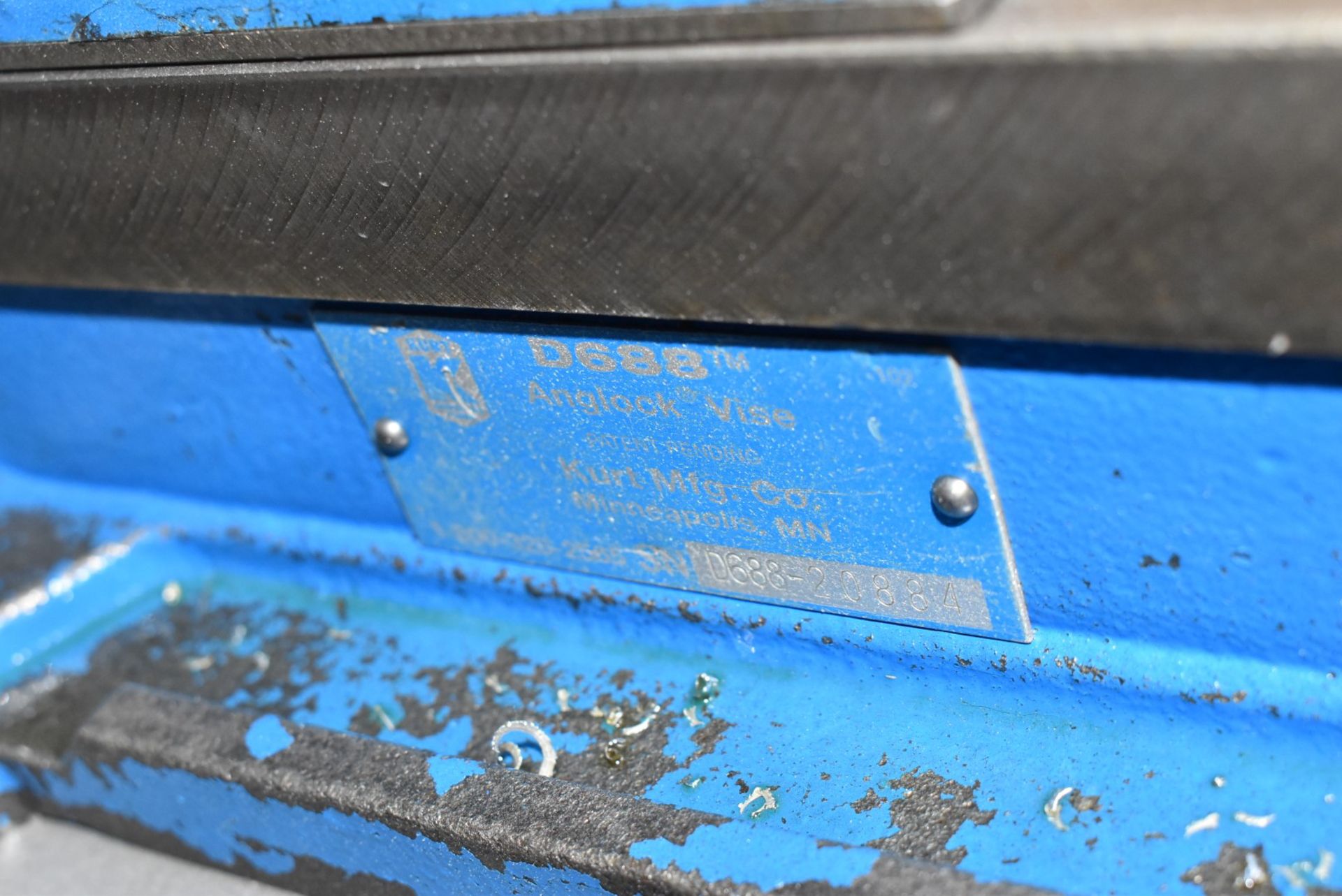 KURT 6" MACHINE VISE, S/N N/A [RIGGING FEE FOR LOT #117B - $25 USD PLUS APPLICABLE TAXES] - Image 2 of 2
