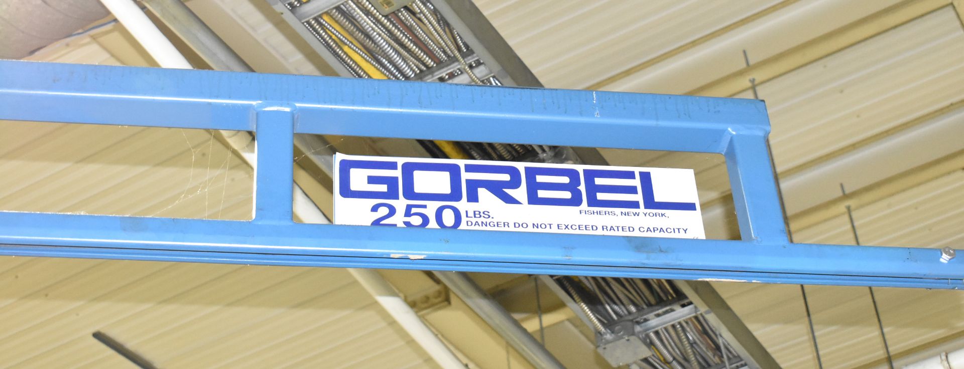 GORBEL FREESTANDING JIB CRANE WITH 250 LB CAPACITY, CM SHOPSTAR ELECTRIC HOIST, 112" ARM, 112" - Image 3 of 7