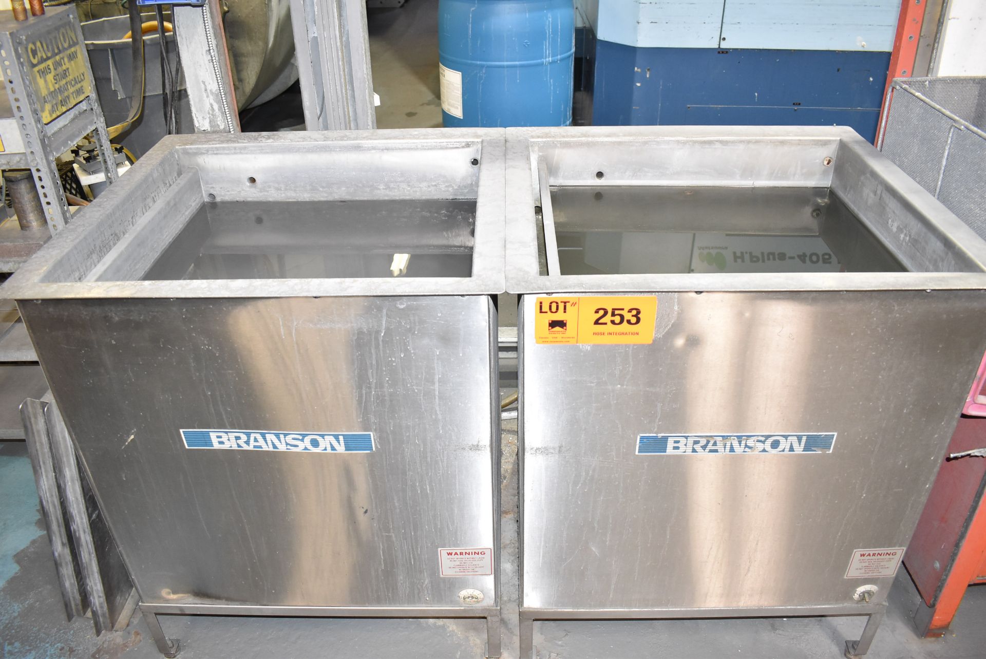 BRANSON ULTRASONICS FLEXLINE PARTS CLEANING SYSTEM WITH BRANSON TDR15 15 KG CAPACITY GANTRY - Image 2 of 10