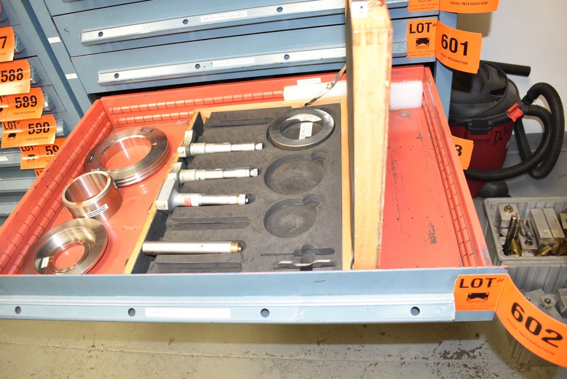 LOT/ CONTENTS OF DRAWER CONSISTING OF BORE GAGES