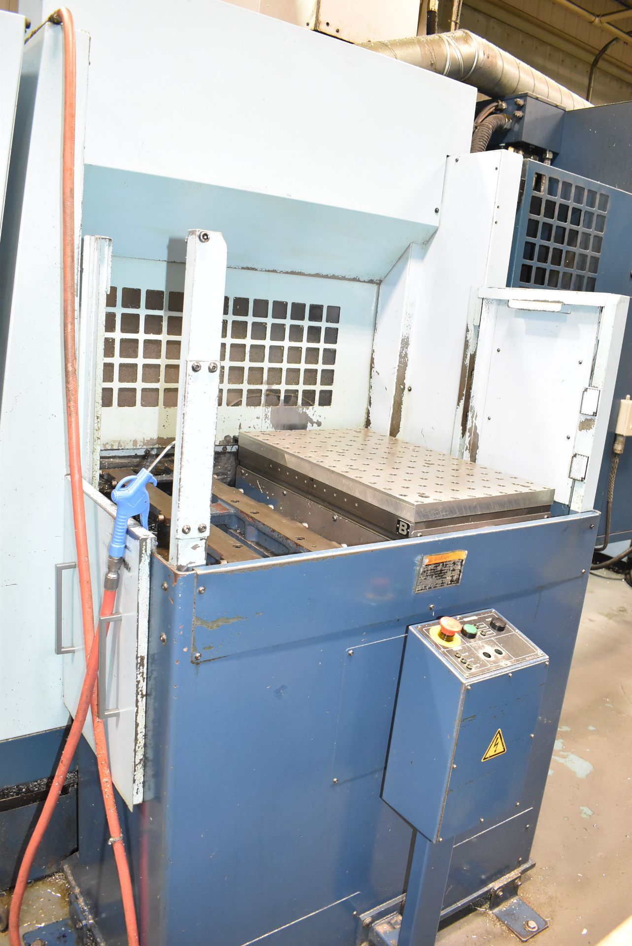 MATSUURA (2000) RA-2G TWIN-PALLET HIGH-SPEED CNC VERTICAL MACHINING CENTER WITH YASNAC CNC - Image 9 of 17