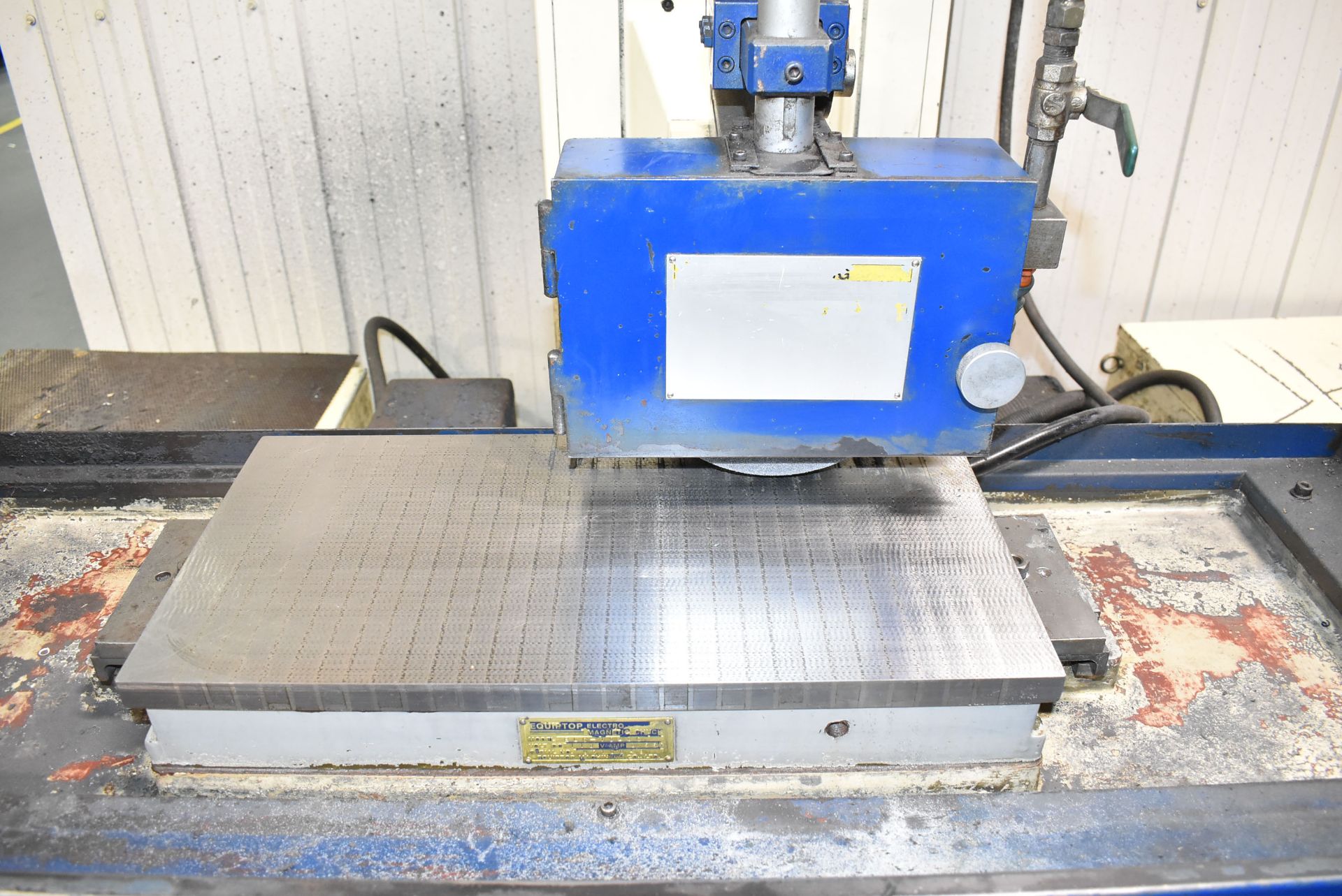 CLAUSING CSG-1020ASD HYDRAULIC SURFACE GRINDER WITH 10" X 20" MAGNETIC CHUCK, 840 LB MAXIMUM TABLE - Image 3 of 8