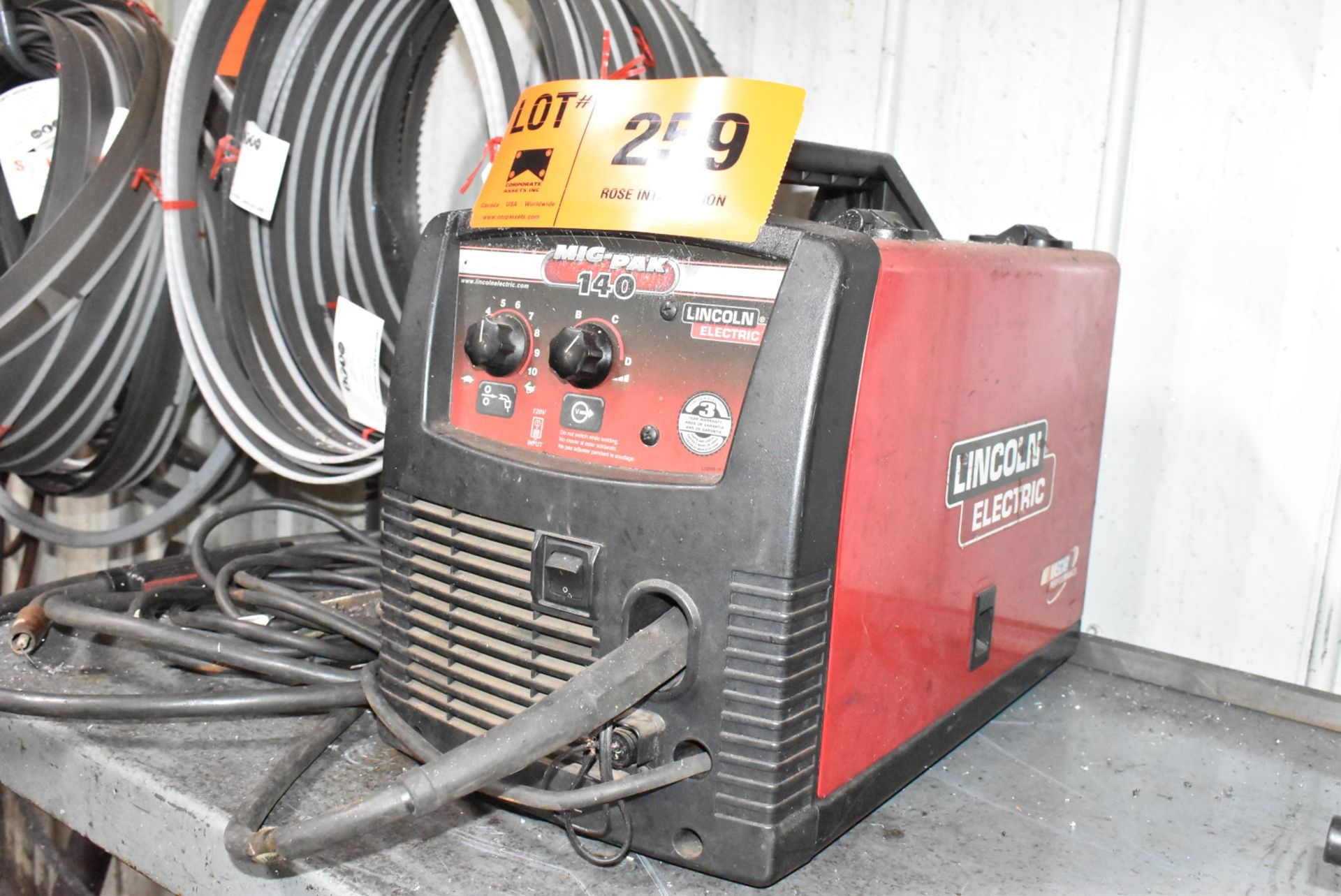 LINCOLN ELECTRIC MIG PAK 140 MIG WELDER WITH CABLES & GUN, S/N M3110402802