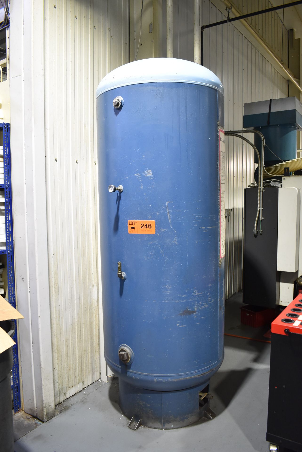 AIR RECEIVER TANK, S/N N/A (CI) [RIGGING FEE FOR LOT #246 - $125 USD PLUS APPLICABLE TAXES]
