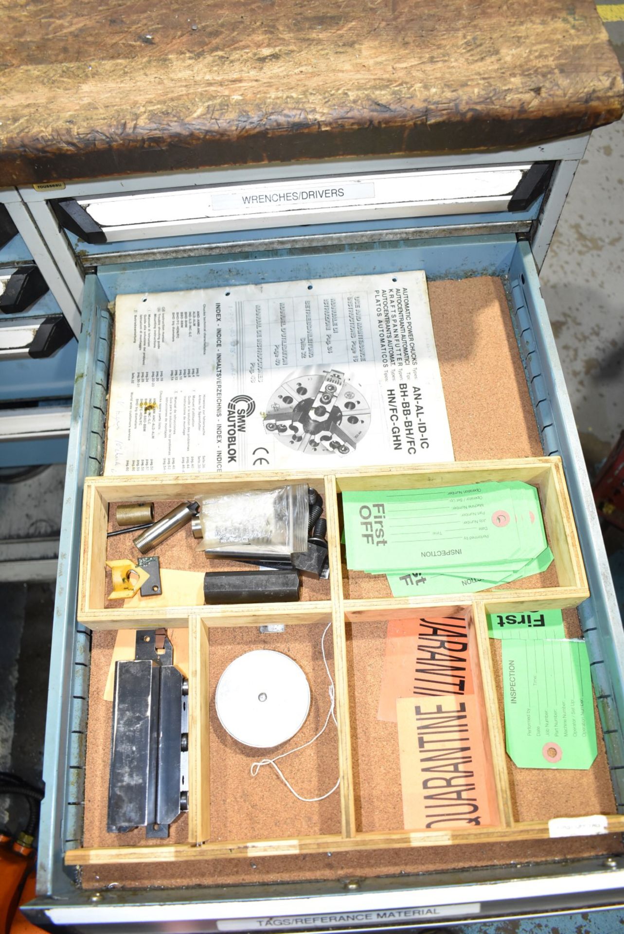 LOT/ ROLLING TOOLBOX WITH MACHINE SUPPLIES - Image 4 of 4