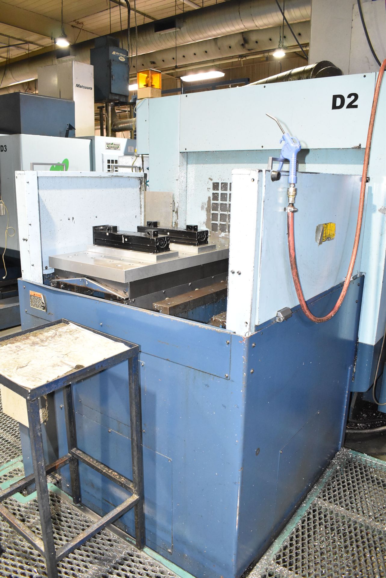 MATSUURA (2000) RA-4G TWIN-PALLET HIGH-SPEED CNC VERTICAL MACHINING CENTER WITH YASNAC J300M CNC - Image 10 of 13