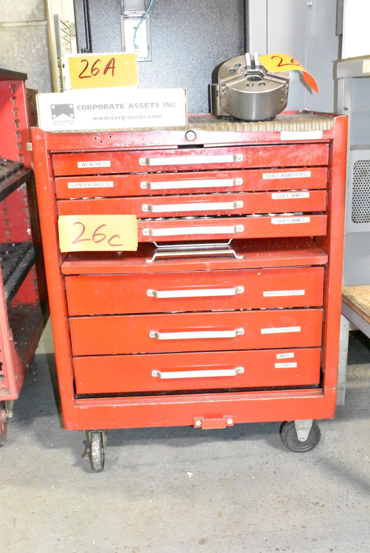 LOT/ ROLLING TOOLBOX WITH CHUCK JAWS, COLLETS, SLEEVES & HAND TOOLS