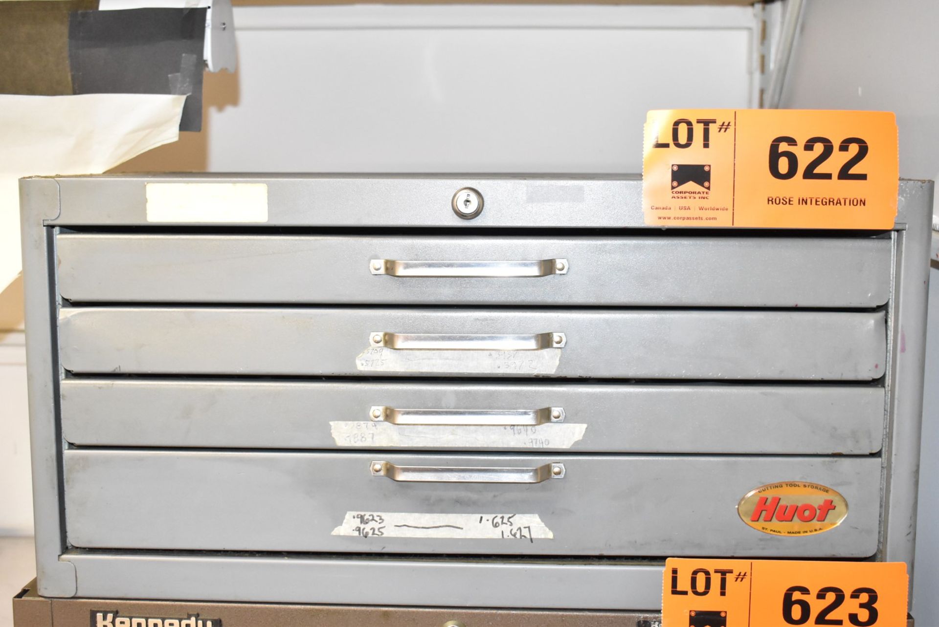 LOT/ PLUG GAGES WITH INDEX CABINET