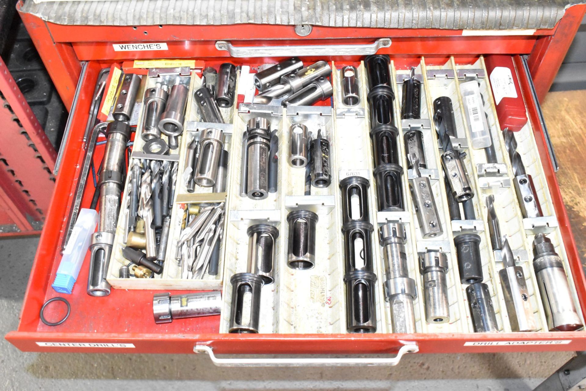 LOT/ ROLLING TOOLBOX WITH CHUCK JAWS, COLLETS, SLEEVES & HAND TOOLS - Image 3 of 8
