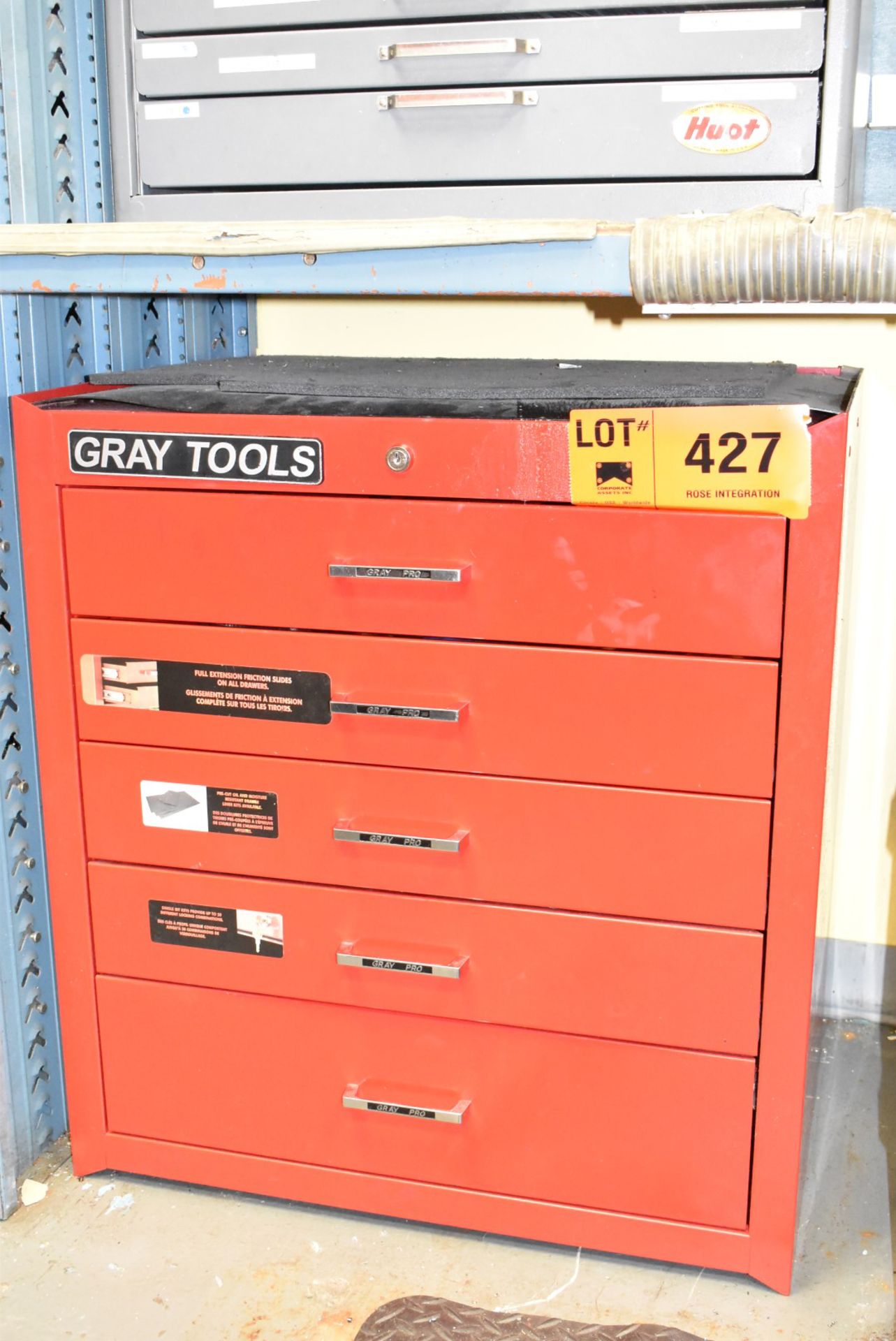 LOT/ GRAY TOOLS 5-DRAWER TOOLBOX WITH CONTENTS CONSISTING OF HAND TOOLS