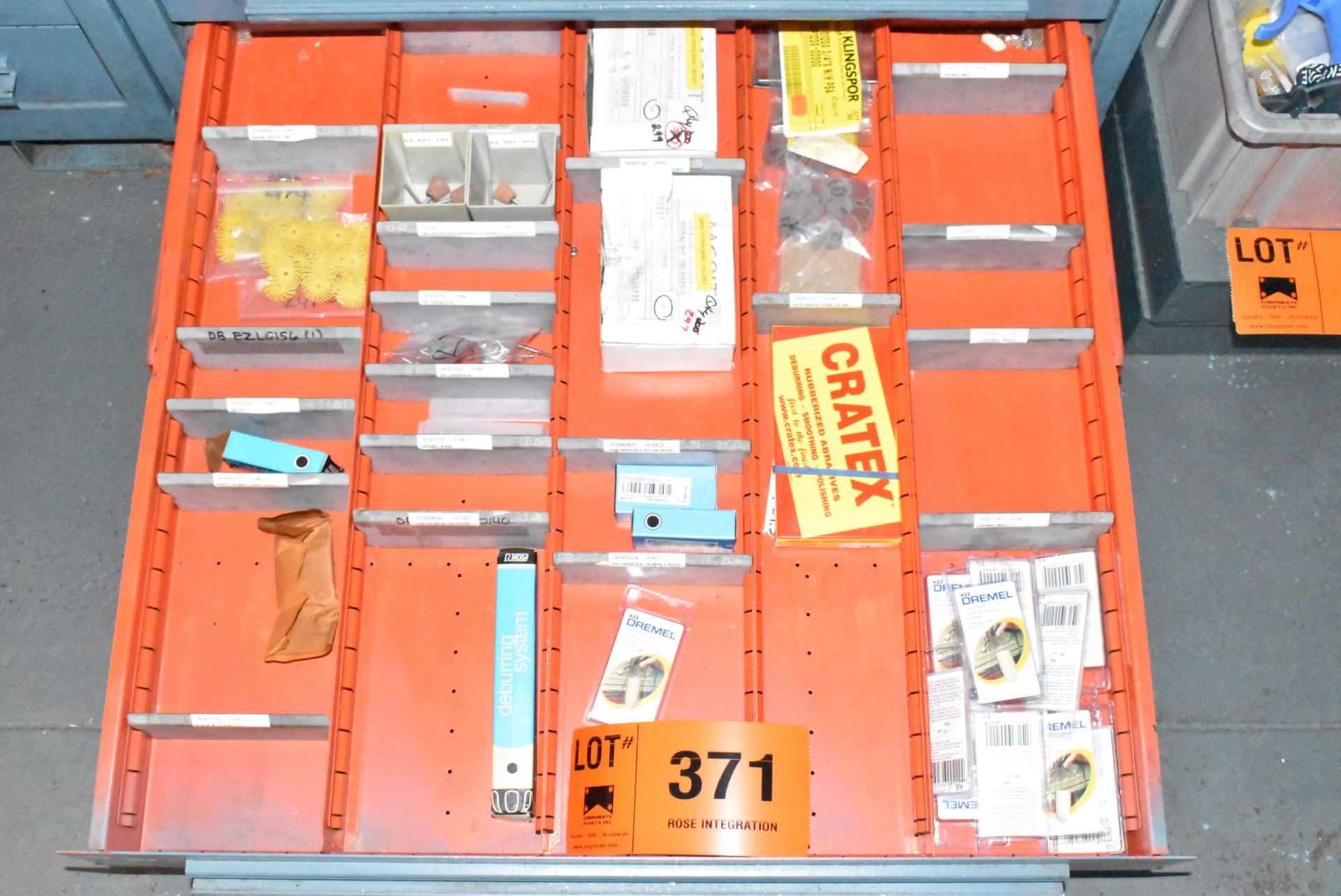 LOT/ CONTENTS OF CABINET CONSISTING OF CUTTING TOOLS, CARBIDE INSERTS, DRILLS & ABRASIVES - Image 10 of 10