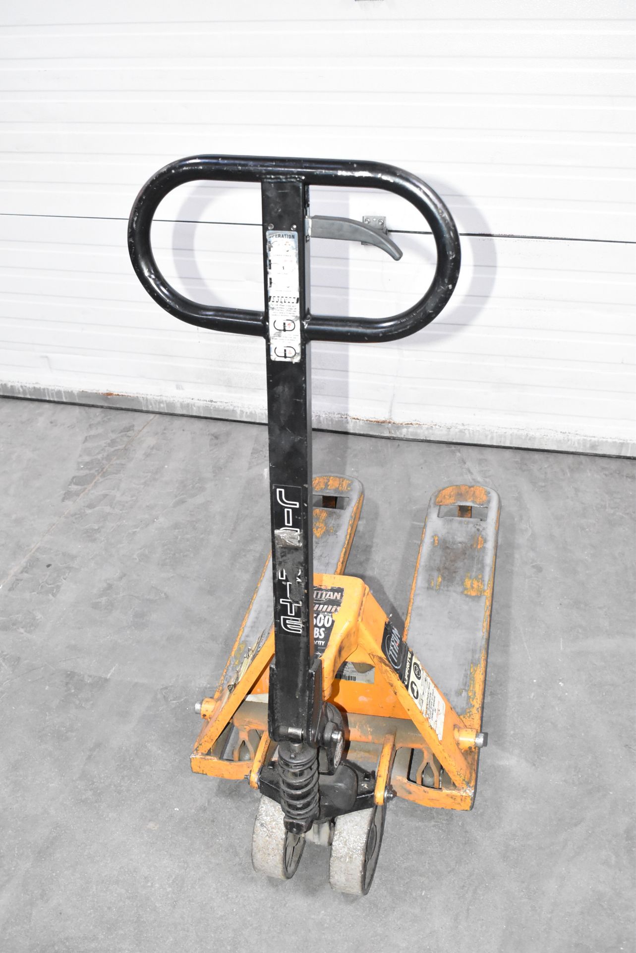 LIFT-RITE LCR55 HYDRAULIC PALLET JACK WITH 5,500 LB CAPACITY, S/N 5037868-11 - Image 3 of 5