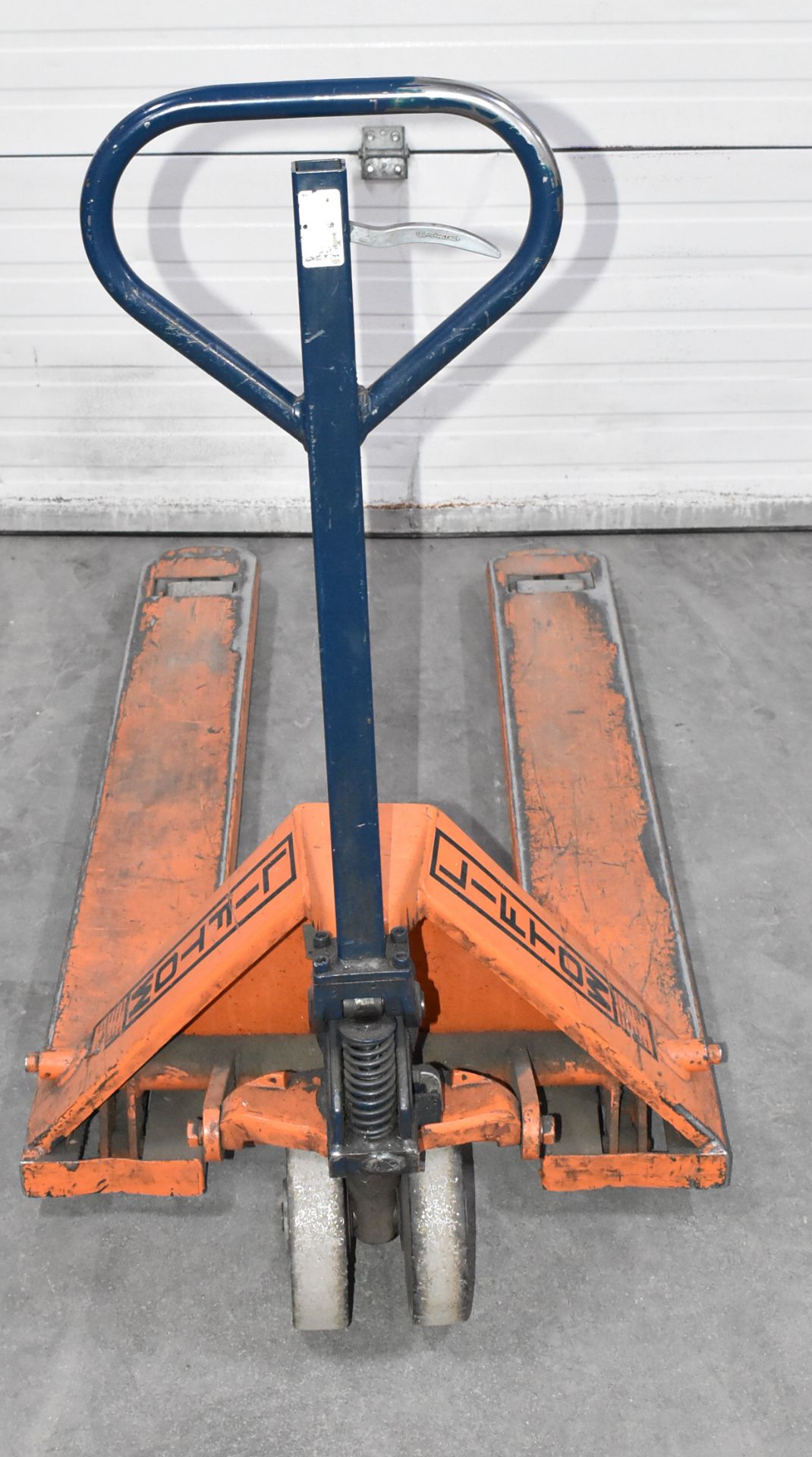 LIFT-RITE L50 HYDRAULIC PALLET JACK WITH 5,500 LB CAPACITY, S/N G 06582-00 - Image 3 of 4