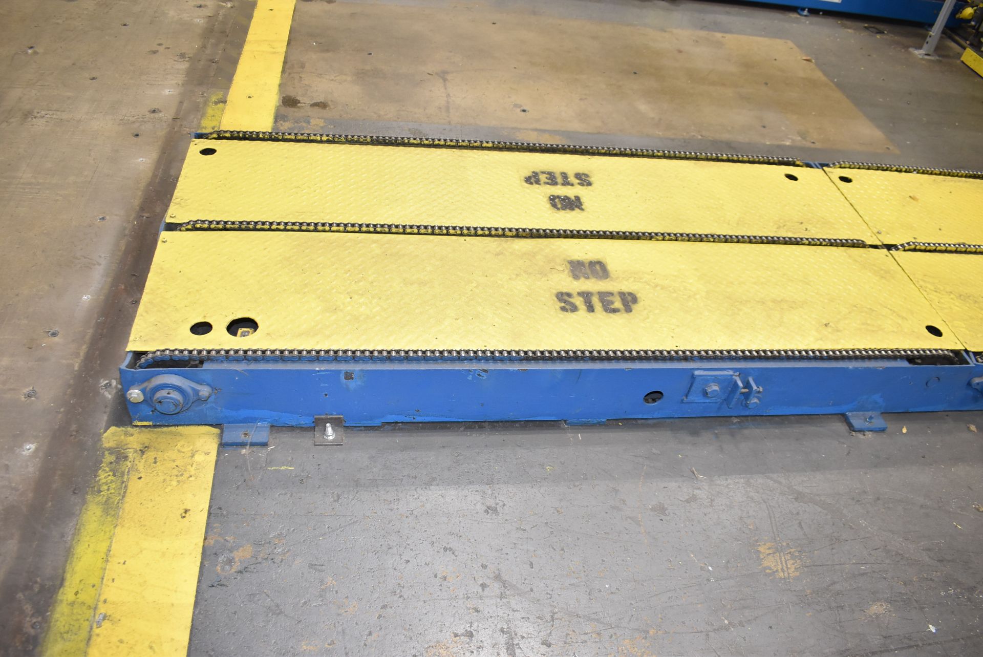 GOULDCO PALLITIZING SYSTEM WITH 48"X204" CAN LOADING BELT CONVEYOR, 48"X56" PNEUMATIC CAN SWEEP, - Image 2 of 19