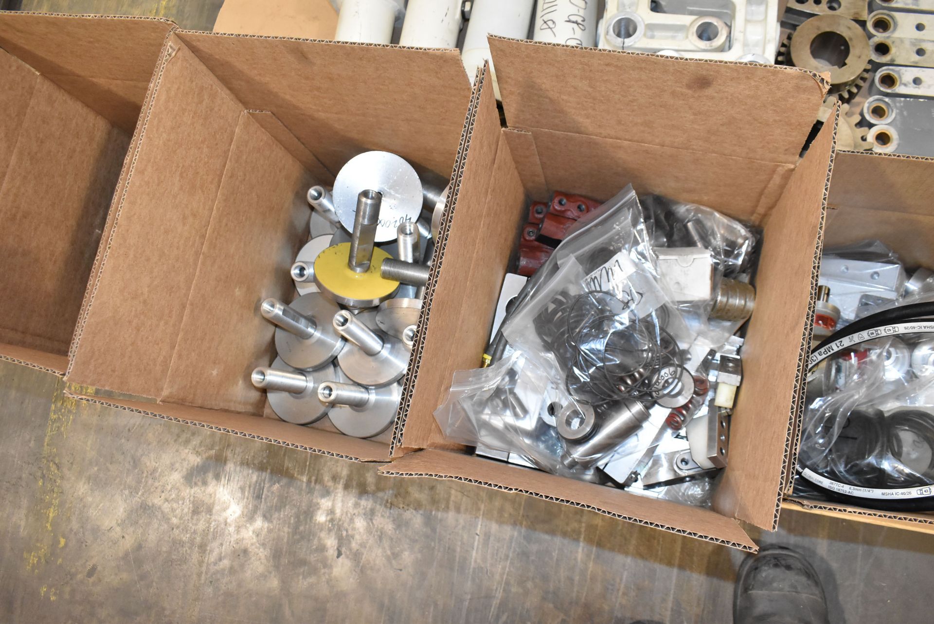 LOT/ CONTENTS OF PALLET SPARE PARTS - Image 3 of 5