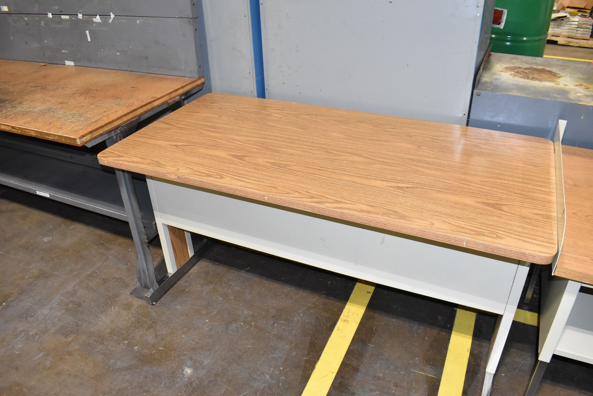 LOT/ SHOP TABLES - Image 5 of 7