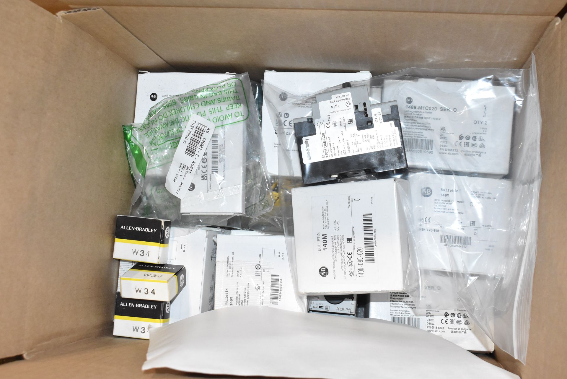 LOT/ CONTENTS OF PALLET ALLEN BRADLEY POWER FLEX DRIVES, SWITCHES AND PARTS - Image 2 of 10