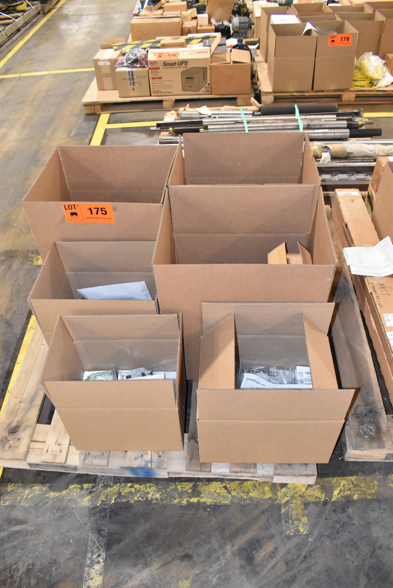 LOT/ CONTENTS OF PALLET ALLEN BRADLEY POWER FLEX DRIVES, SWITCHES AND PARTS
