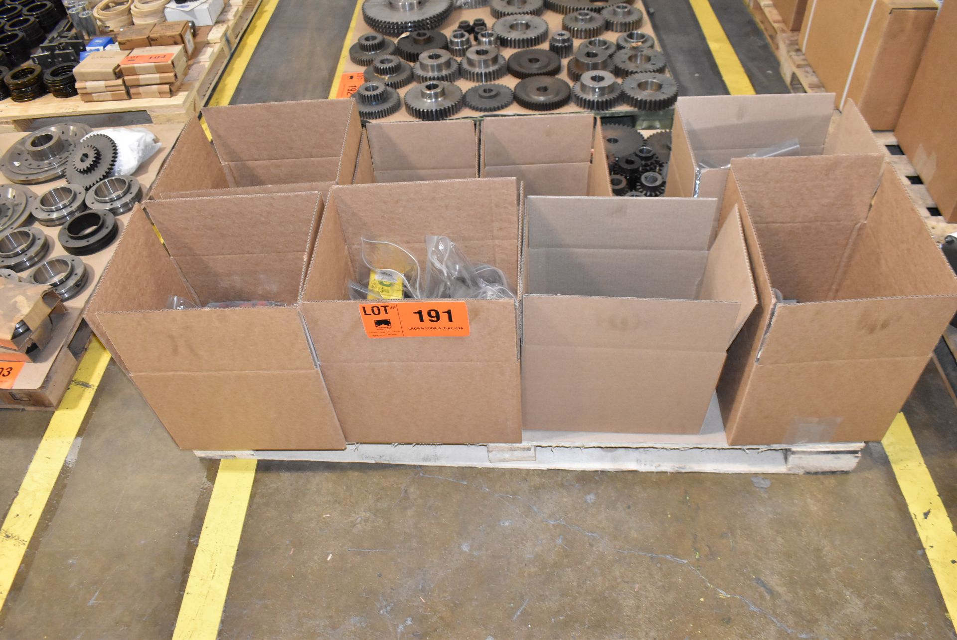 LOT/ CONTENTS OF PALLET SPROCKETS, GEARS, PULLEYS AND PARTS