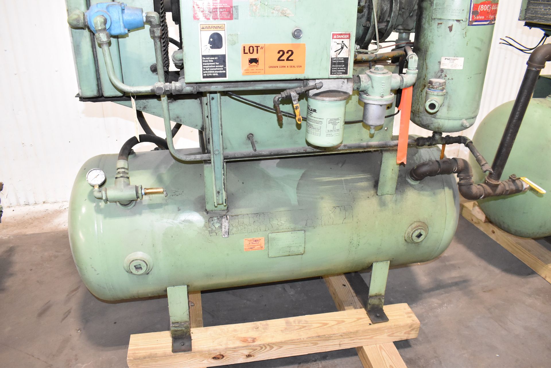 SULLAIR 10B-30 30HP ROTARY SCREW TANK MOUNTED COMPRESSOR, 405HRS ON METER, S/N 003-60410 - Image 3 of 7