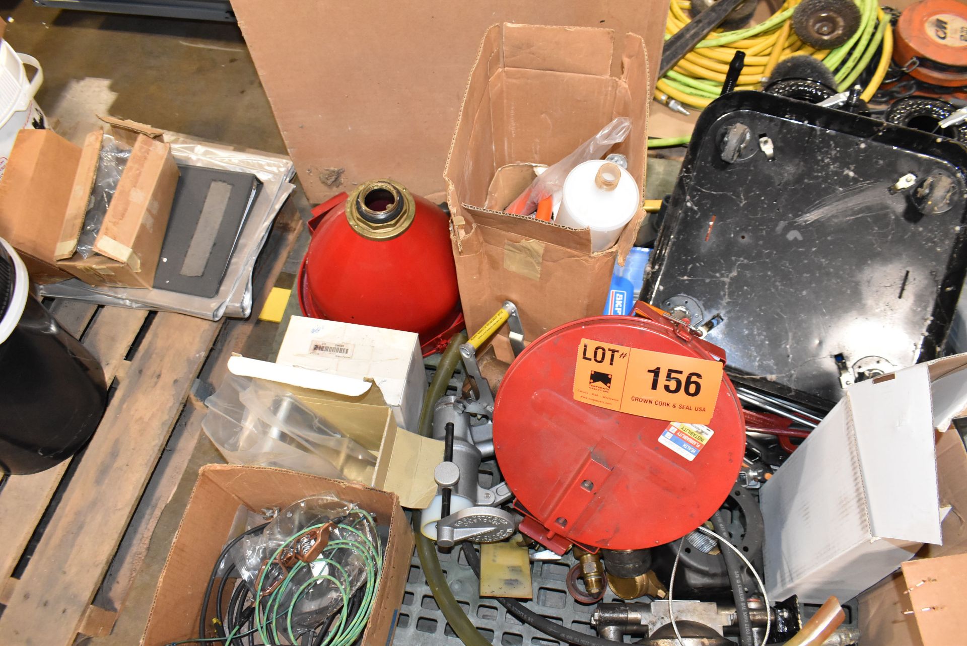 LOT/ CONTENTS OF PALLET PUMPS AND PARTS - Image 4 of 4