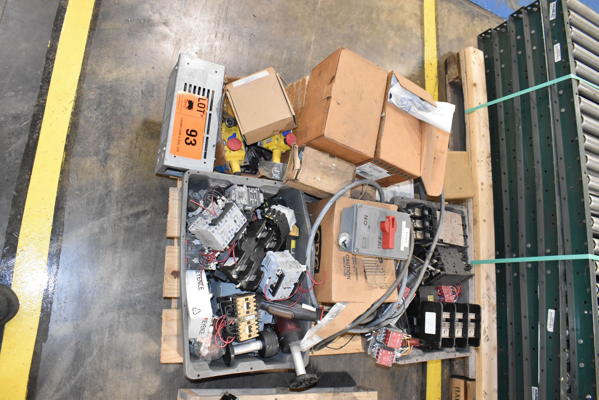 LOT/ ELECTRICAL COMPONENTS