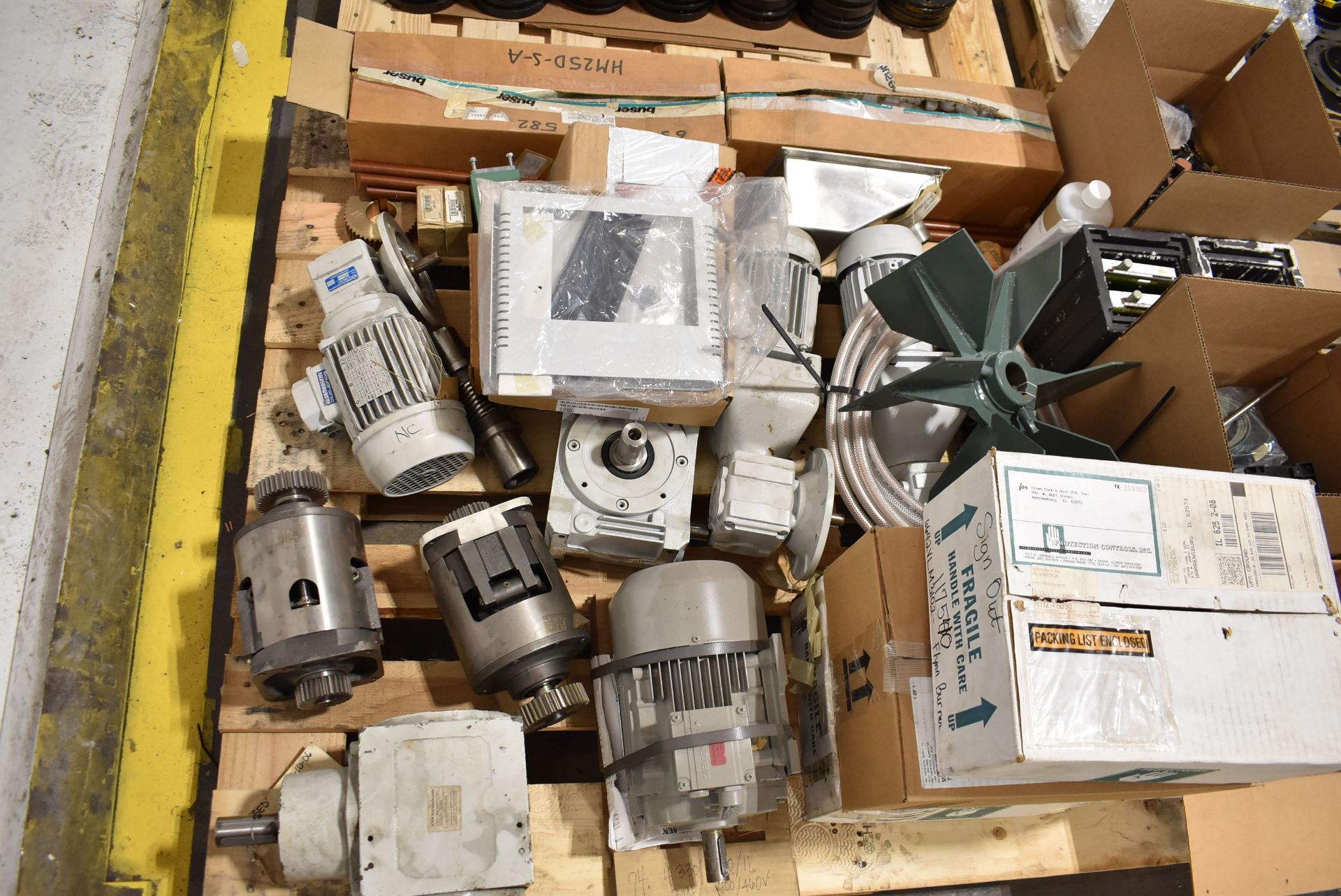 LOT/ CONTENTS OF PALLET SPARE PARTS - Image 4 of 4