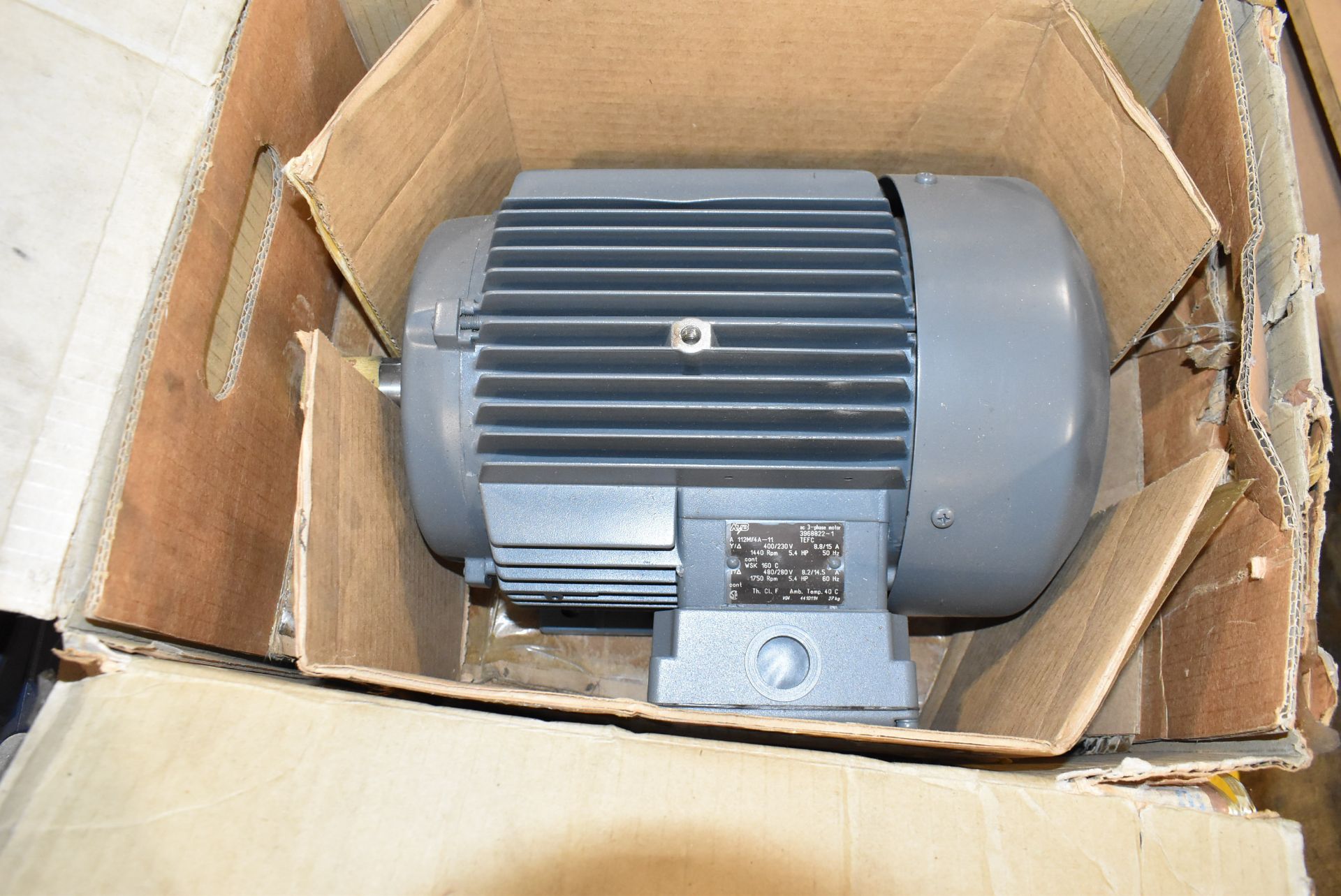 LOT/ CONTENTS OF PALLET ELECTRIC MOTORS AND GEAR BOXES - Image 4 of 4