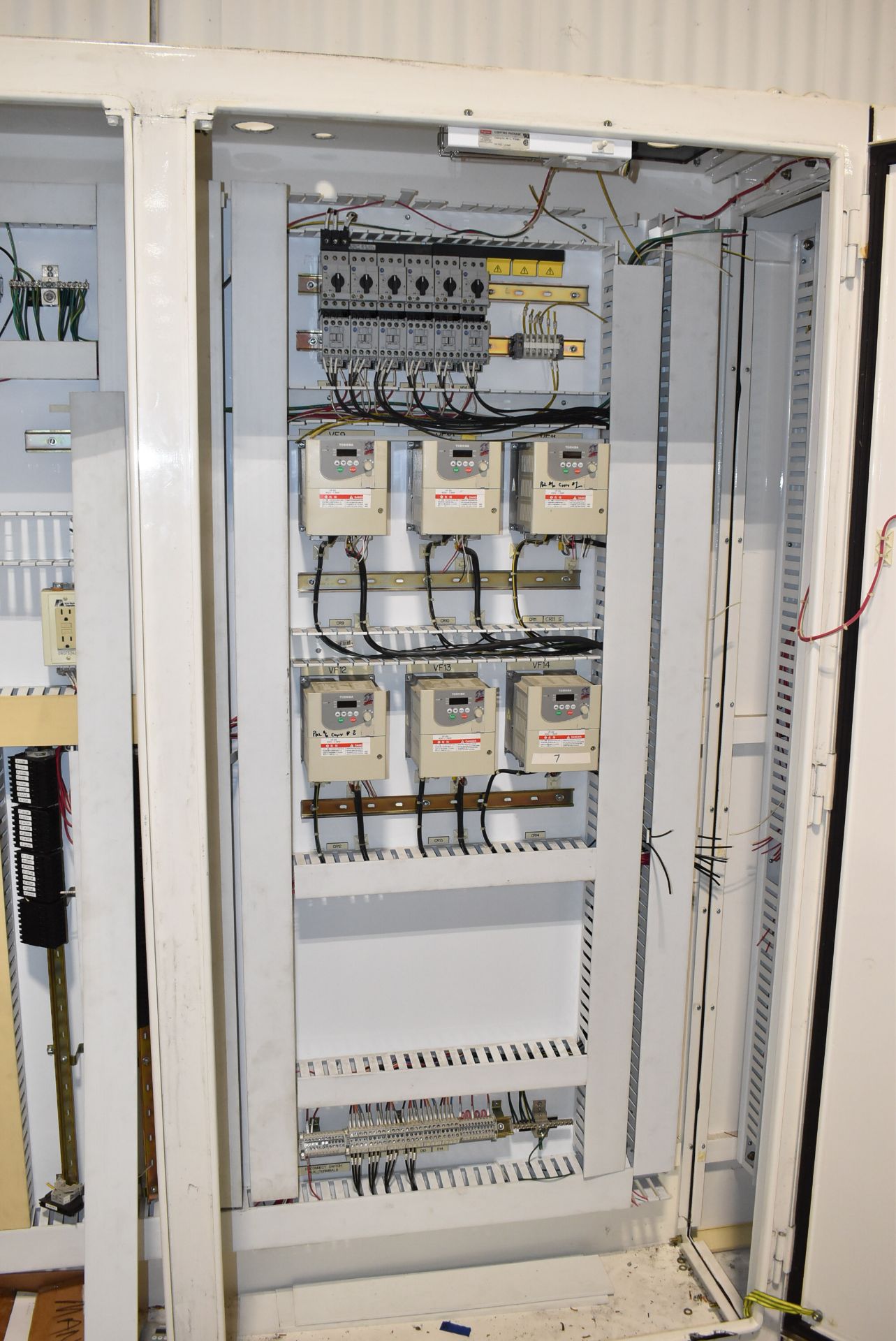 CONTROL CABINET - Image 17 of 22