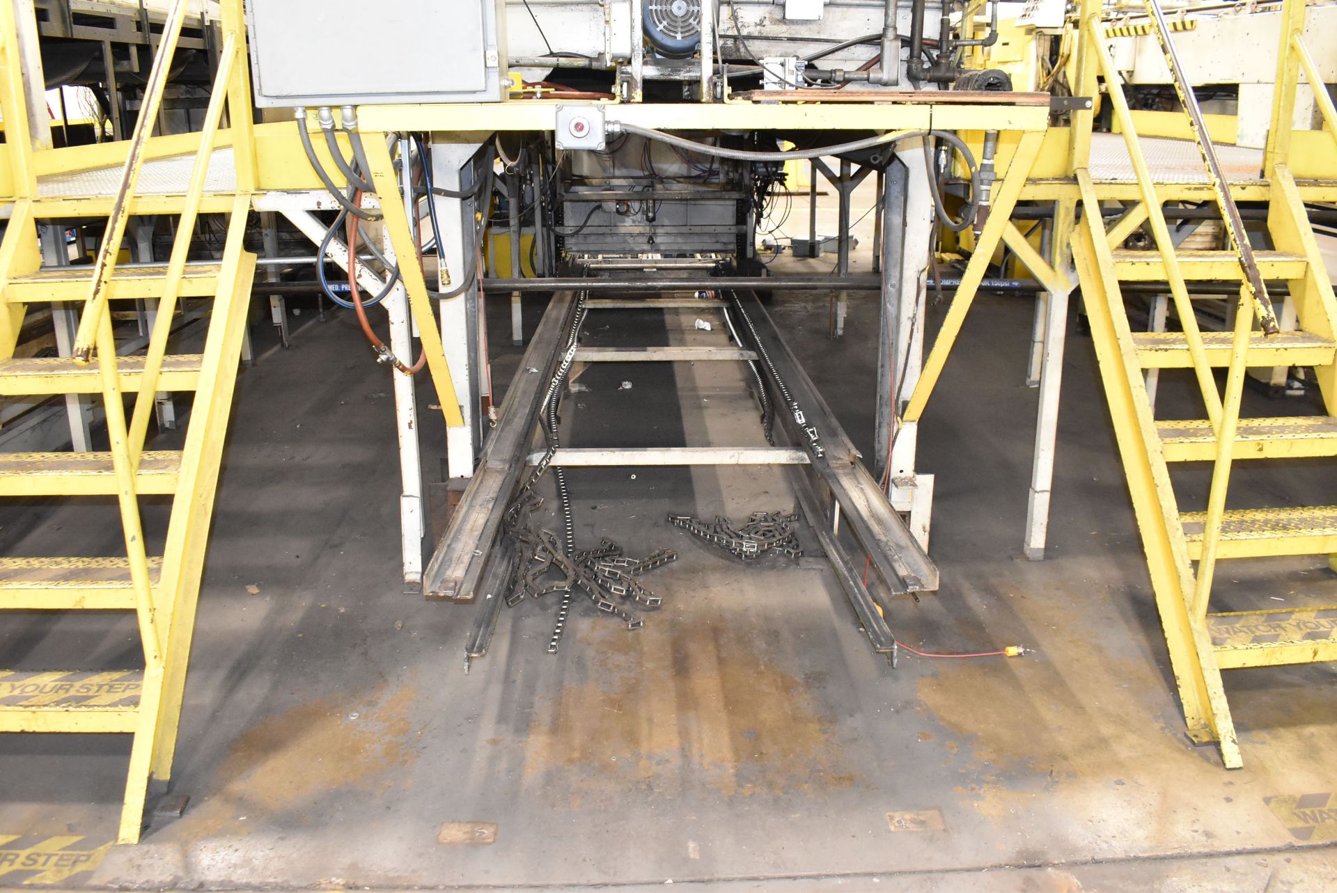 GOULDCO PALLITIZING SYSTEM WITH 48"X204" CAN LOADING BELT CONVEYOR, 48"X56" PNEUMATIC CAN SWEEP, - Image 6 of 24