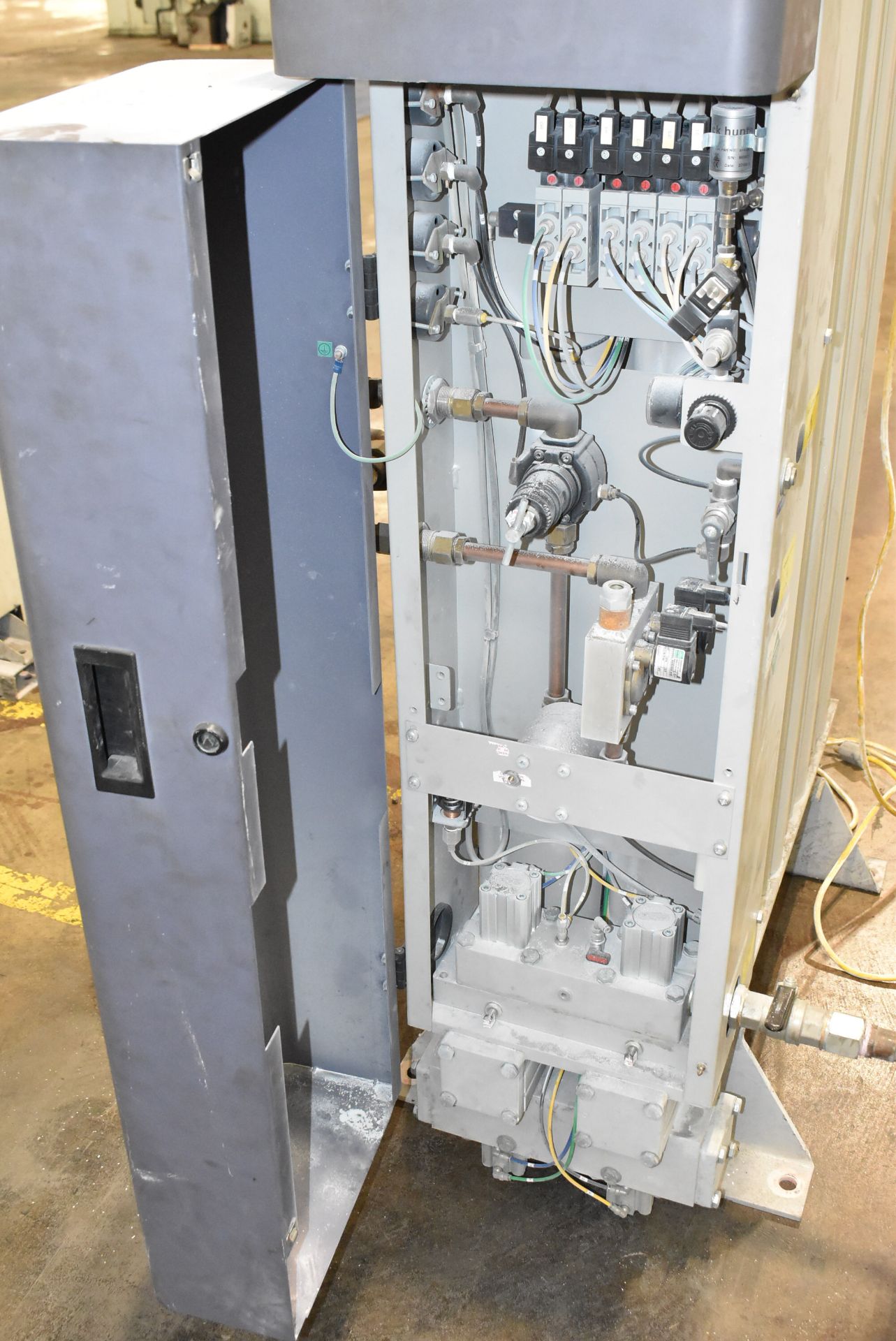 DOMNICK HUNTER MAXIGAS 108NCALL NITROGEN GENERATOR WITH 210 LITER MAX VOLUME, S/N 08MX0061 - Image 3 of 5