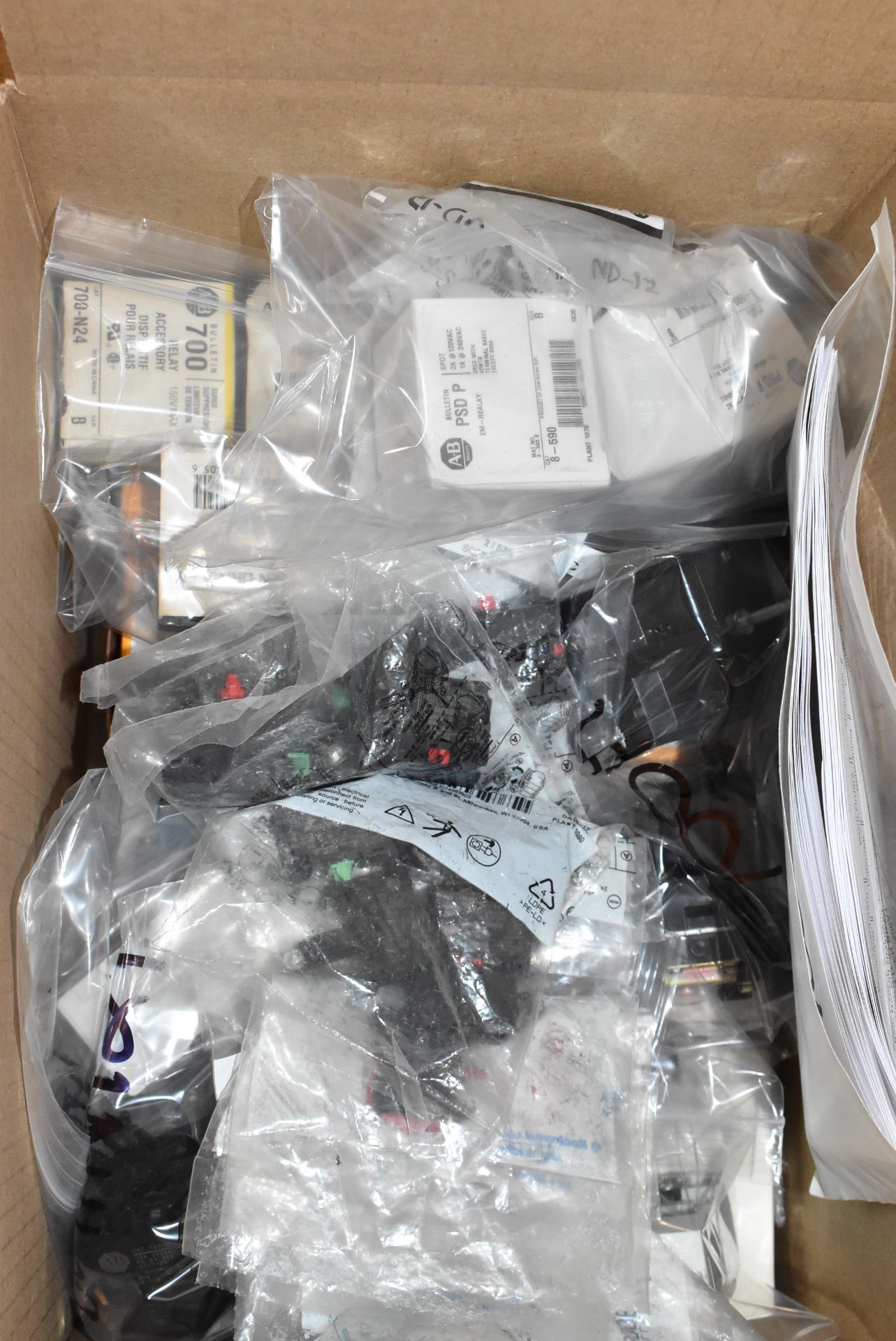 LOT/ CONTENTS OF PALLET ALLEN BRADLEY POWER FLEX DRIVES, SWITCHES AND PARTS - Image 10 of 10